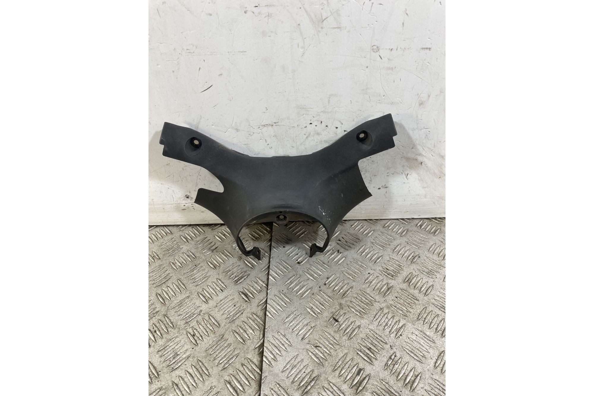 Carena Coprimanubrio Inferiore Yamaha Tricity 125 dal 2014 al 2020  1746712494384
