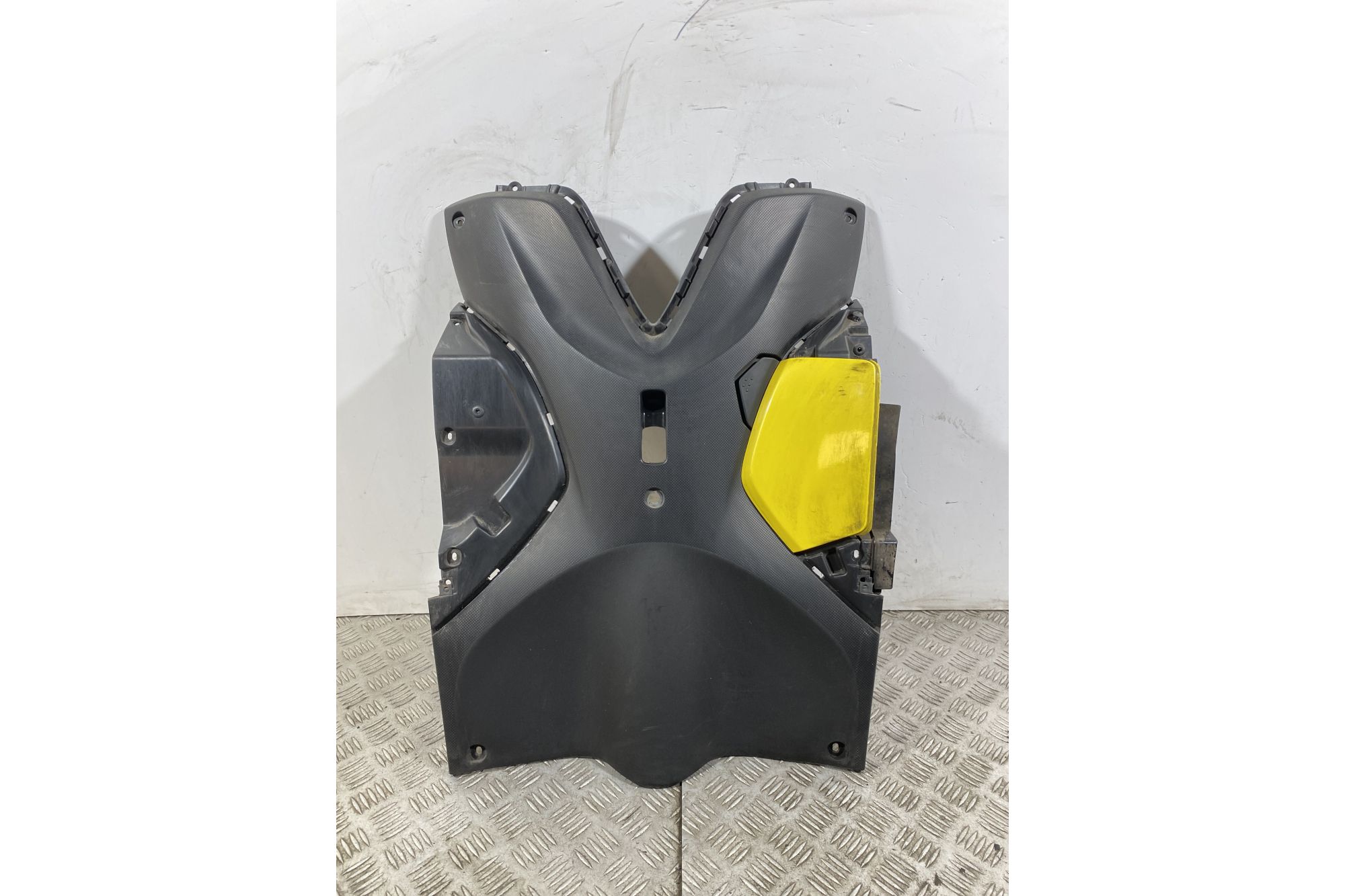 Carena Retroscudo Yamaha Tricity 125 dal 2014 al 2020  1746712330347