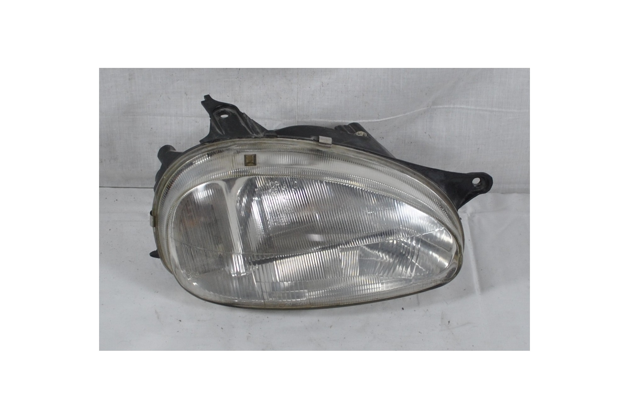 Faro anteriore DX Opel Corsa B Dal 1993 al 2000 Cod 90444787  1621436821114