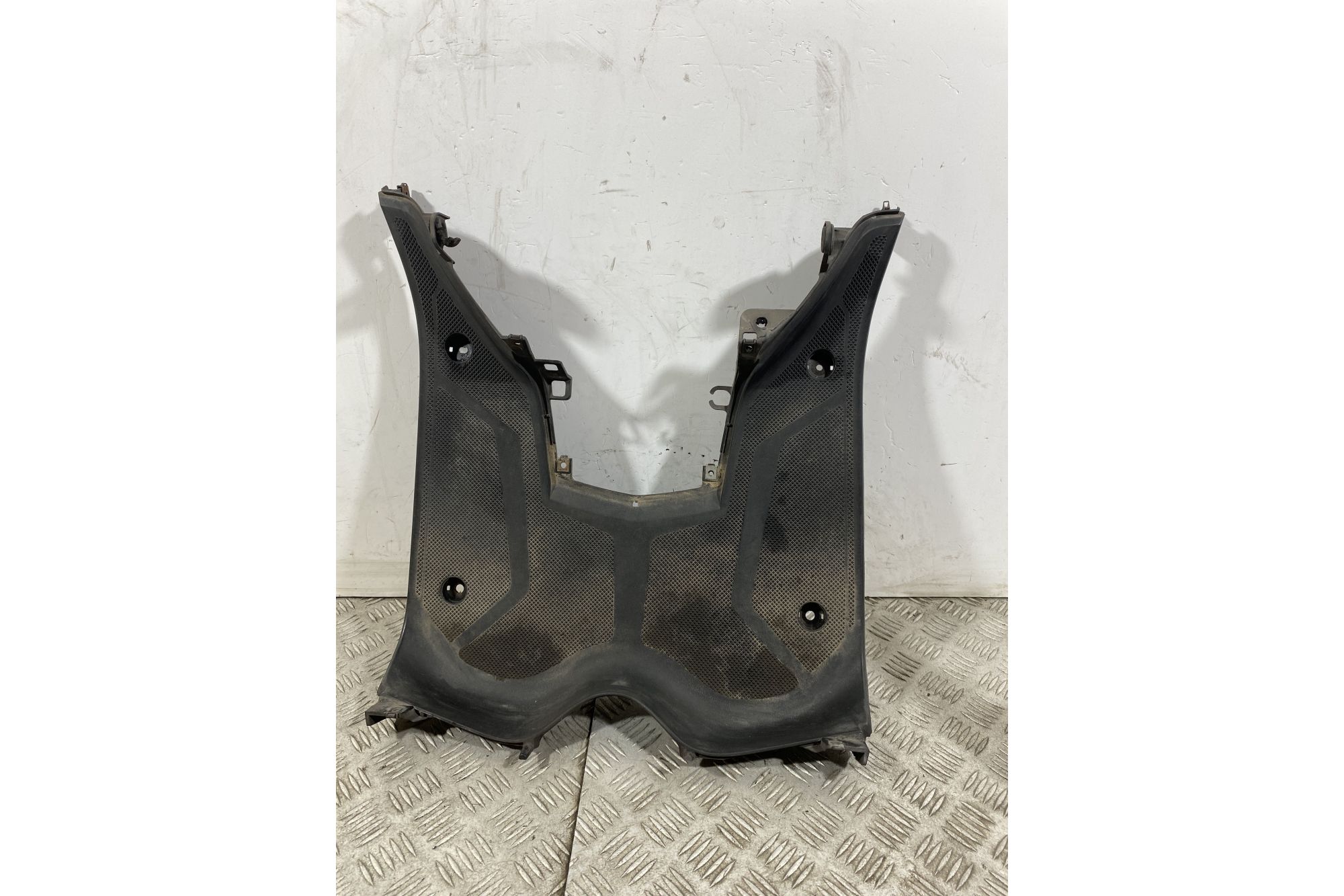 Carena Pedana Poggiapiedi Yamaha Tricity 125 dal 2014 al 2020  1746775782367