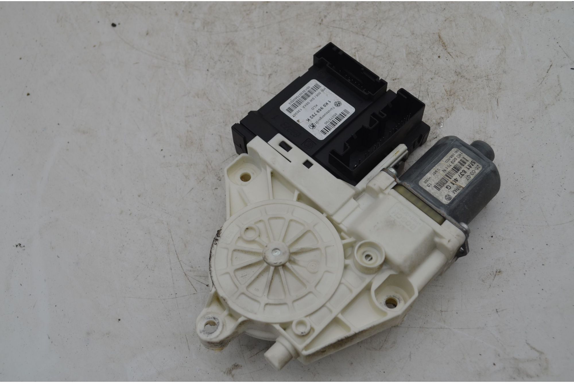 Motorino alzavetro anteriore Sx Volkswagen Golf V Dal 2003 al 2008 Cod 1K0959793K  1746786312058