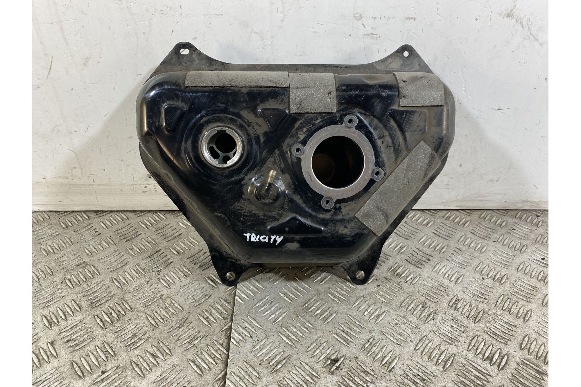 Serbatoio Yamaha Tricity 125 dal 2014 al 2020  1746794460574