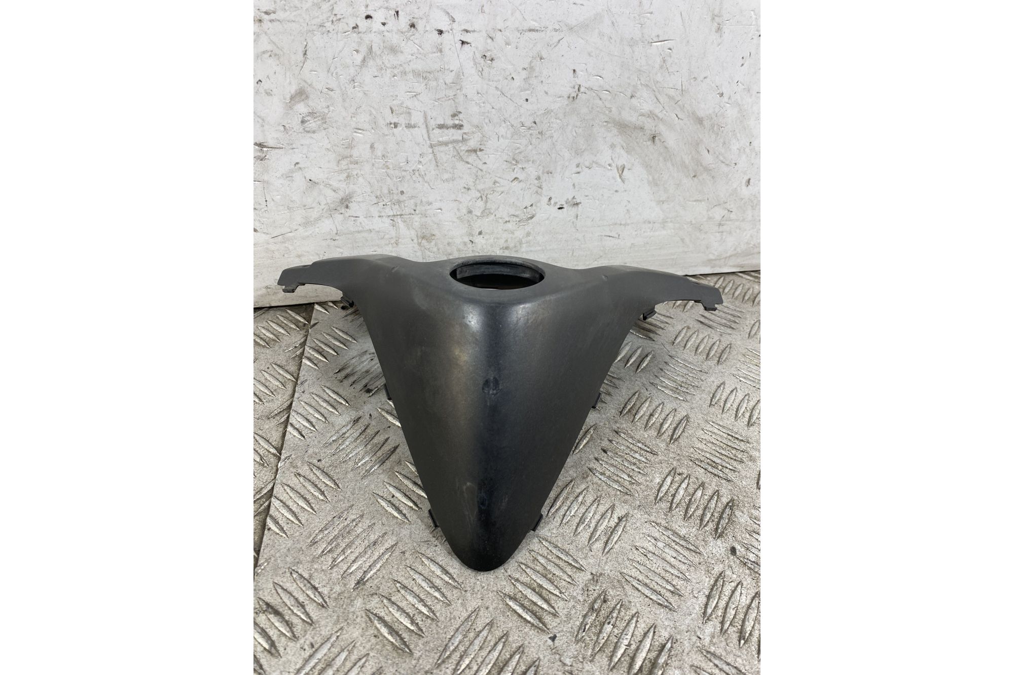 Carena Cornice Retroscudo Yamaha Tricity 125 / 155 dal 2014 al 2020  1746802539995