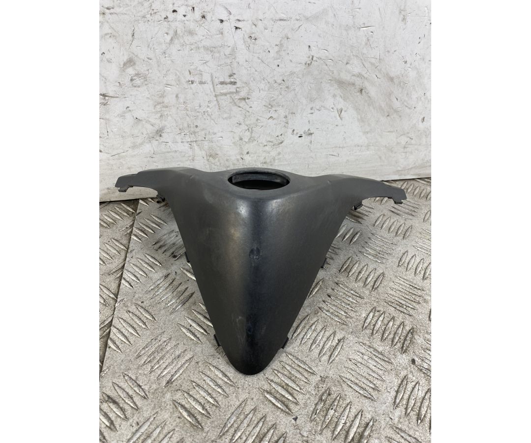 Carena Cornice Retroscudo Yamaha Tricity 125 / 155 dal 2014 al 2020 1746802539995 Carena Cornice Retroscudo Yamaha Tricity 125 / 155 dal 2014 al 2020 1746802539995