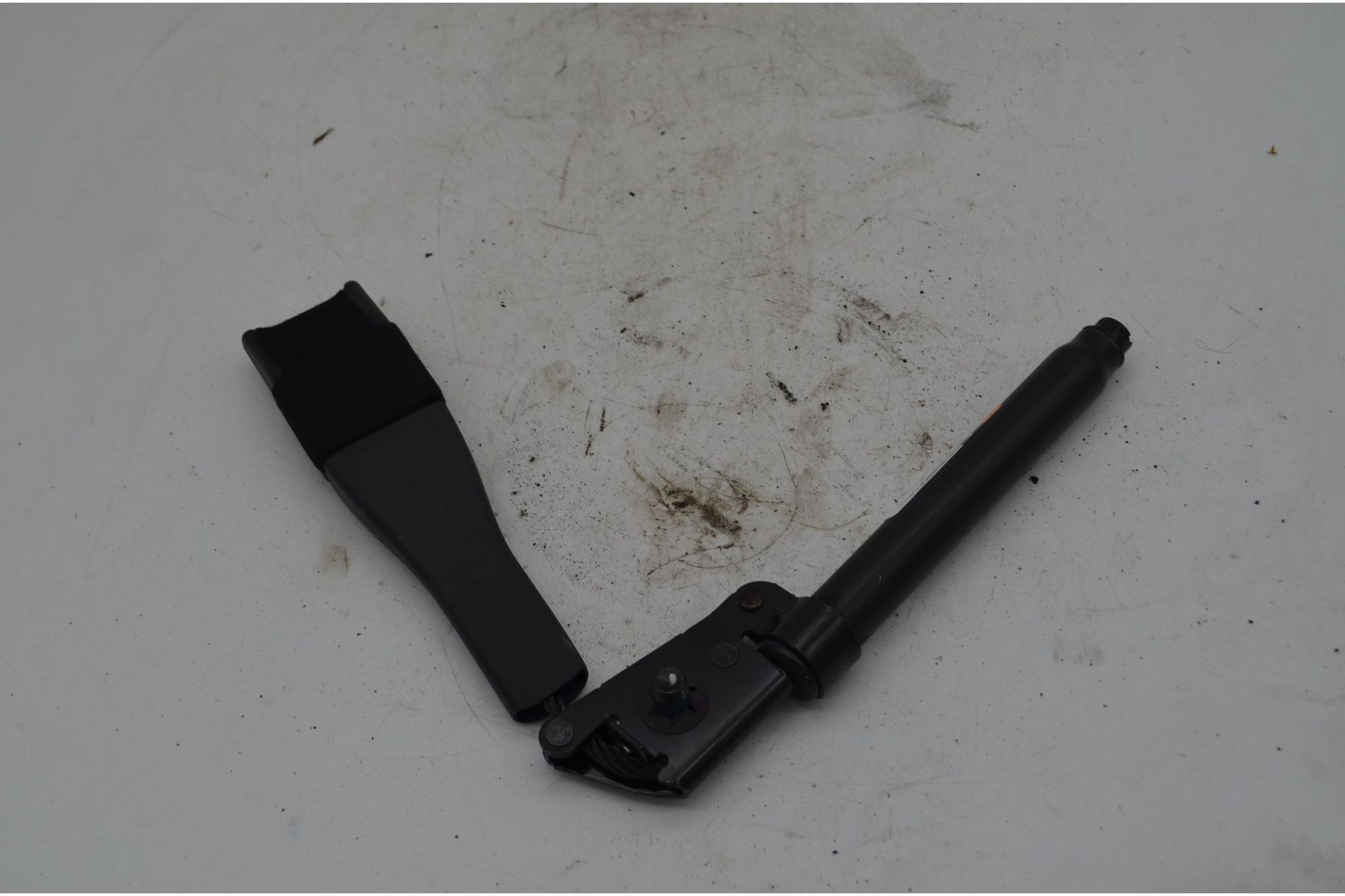 Fibbia cintura di sicurezza anteriore SX Opel Mokka Dal 2012 al 2016 Cod 9666786  1747120716532