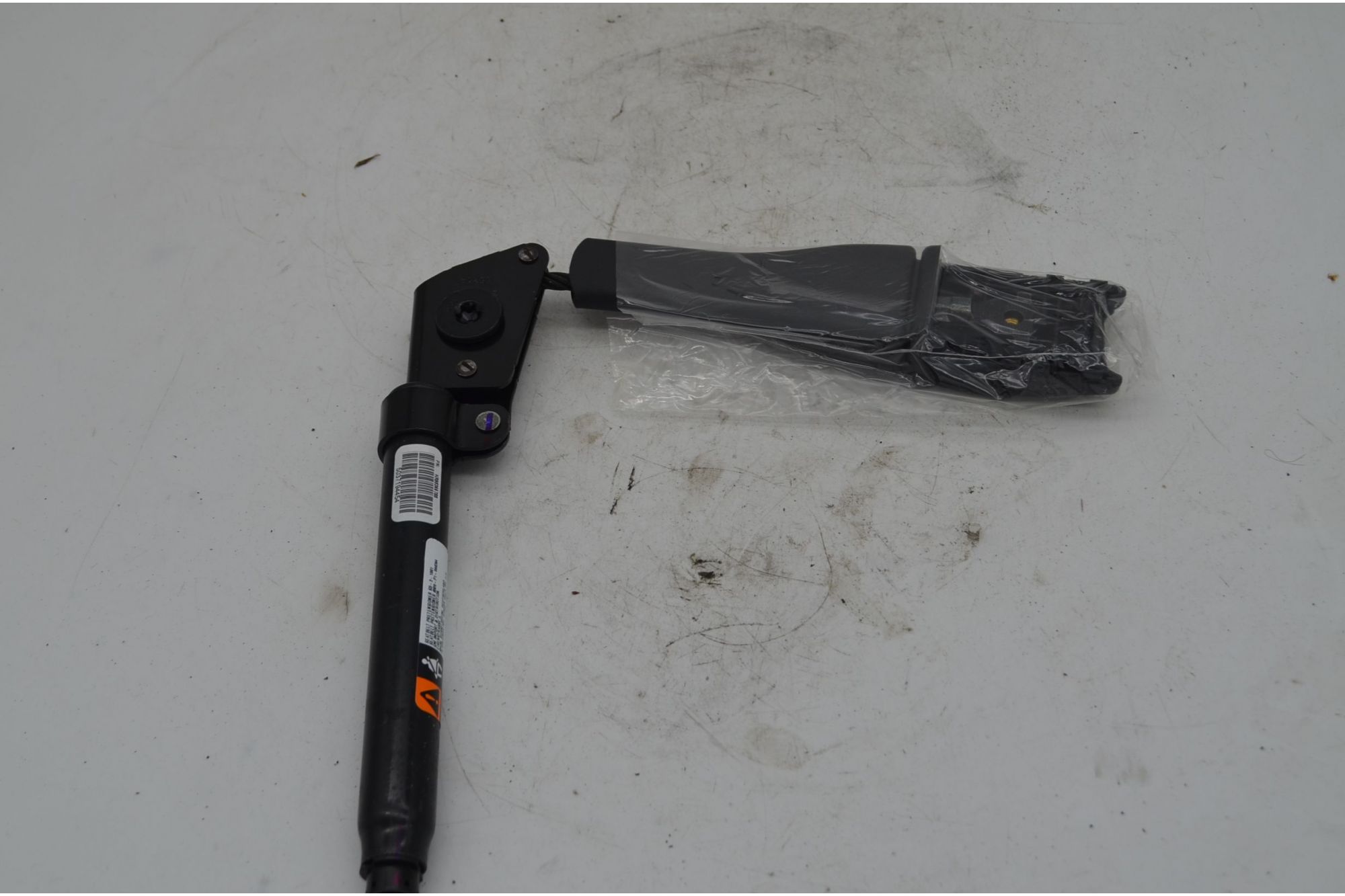 Fibbia Cintura Di Sicurezza Anteriore SX Opel Mokka Dal 2012 al 2016 Cod 95104556  1747133080538