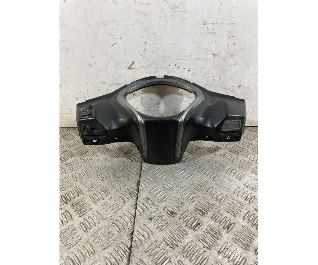 Carena Coprimanubrio Portastrumentazione Kymco People One 125 / 150 Dal 2016 al 2018 1747142012759 Carena Coprimanubrio Portastrumentazione Kymco People One 125 / 150 Dal 2016 al 2018 1747142012759