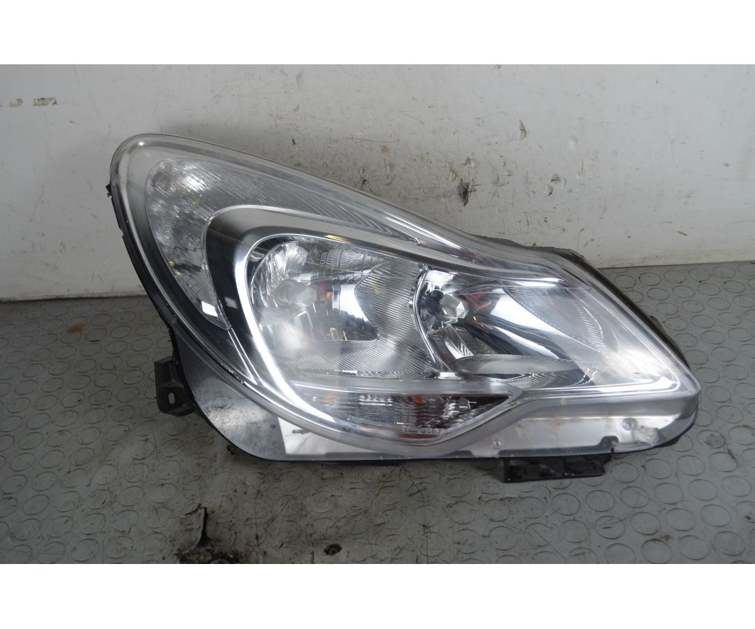 Faro fanale anteriore DX Opel Corsa D Dal 2010 al 2014 Cod 95511328 1747149881501 Faro fanale anteriore DX Opel Corsa D Dal 2010 al 2014 Cod 95511328 1747149881501