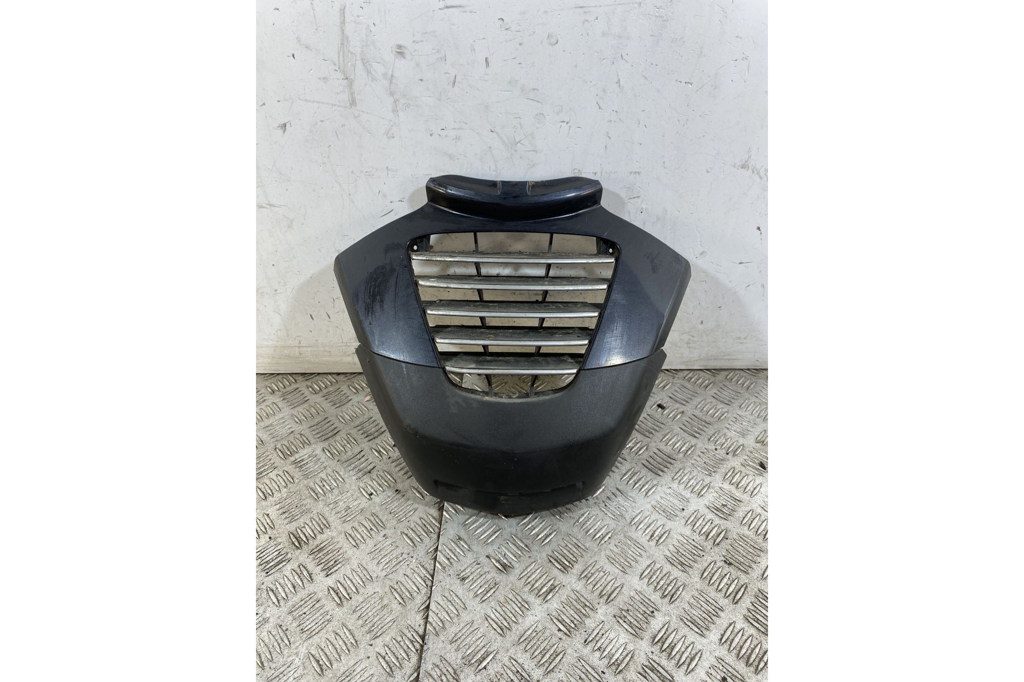 Carena Griglia Anteriore Piaggio MP3 250 Dal 2006 Al 2011  1747207919283