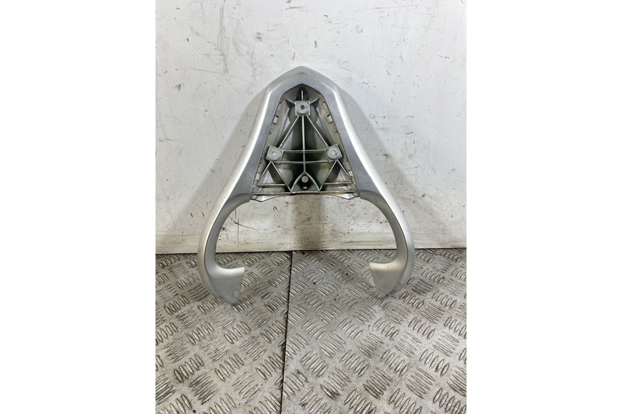 Maniglione Portapacchi Posteriore Piaggio Liberty 150 3V dal 2013 al 2015  1747220116669