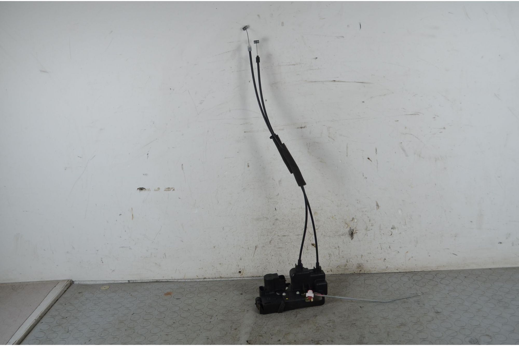 Serratura Portiera Anteriore DX SsangYong Korando Dal 2010 al 2016 Cod A181876  1747290954345