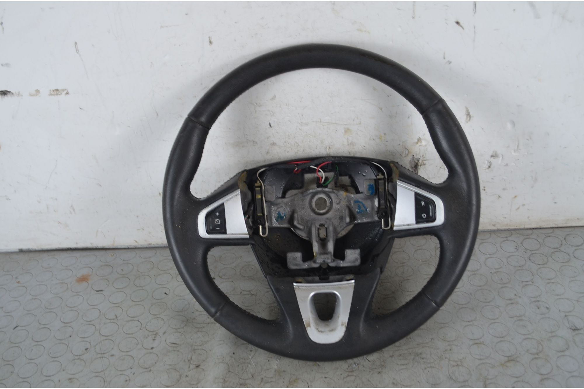 Volante Renault Scenic III Dal 2009 al 2016 Cod 6074098  1747292911957