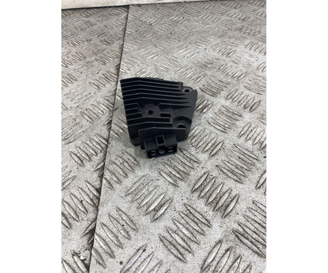 Regolatore Di Tensione Benelli Caffènero 125 dal 2011 al 2016 Cod 2V49FM-2235 120312 1747305356065 Regolatore Di Tensione Benelli Caffènero 125 dal 2011 al 2016 Cod 2V49FM-2235 120312 1747305356065
