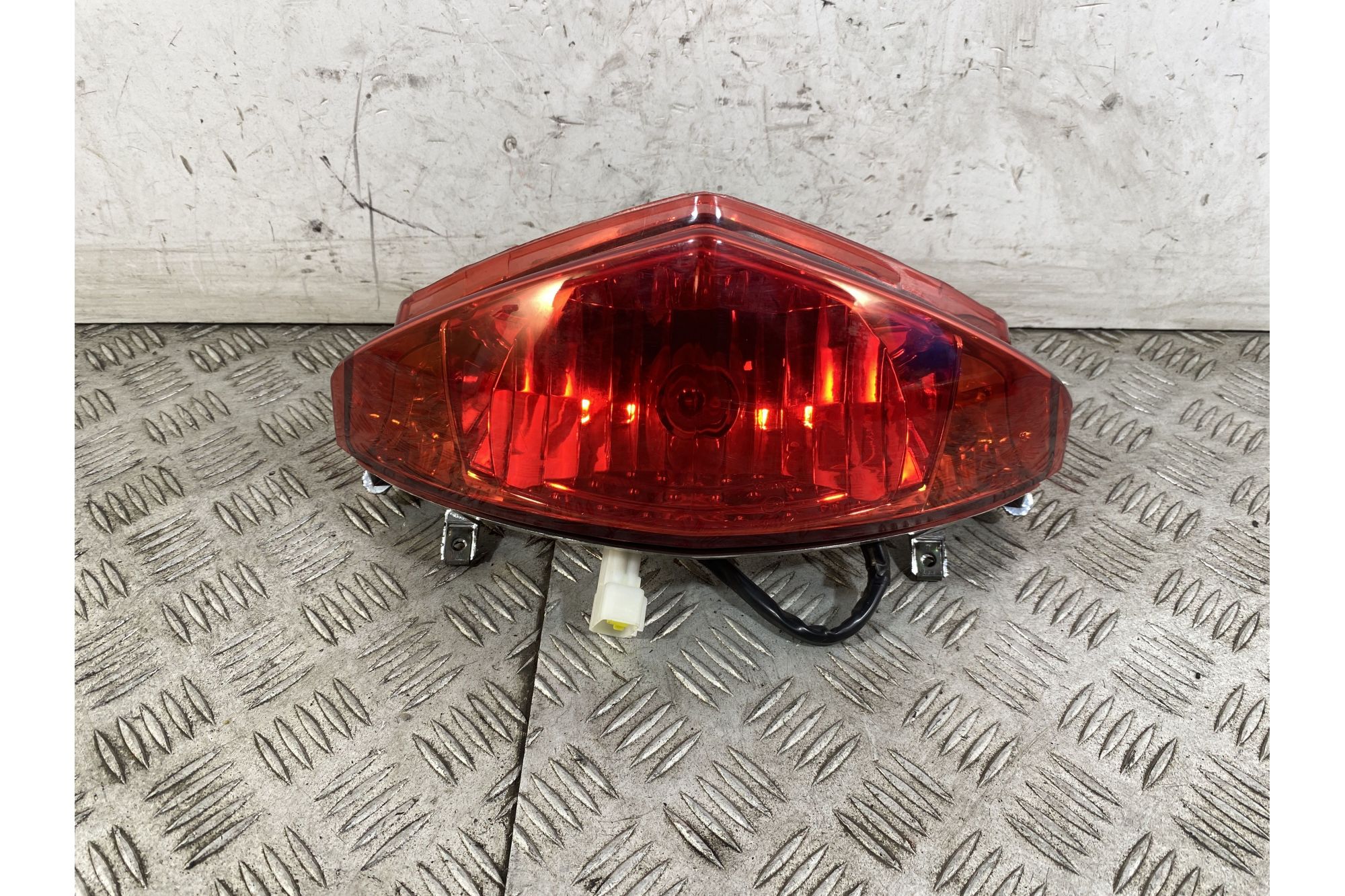 Fanale Stop Posteriore Benelli Caffènero 125 dal 2011 al 2016  1747312312436