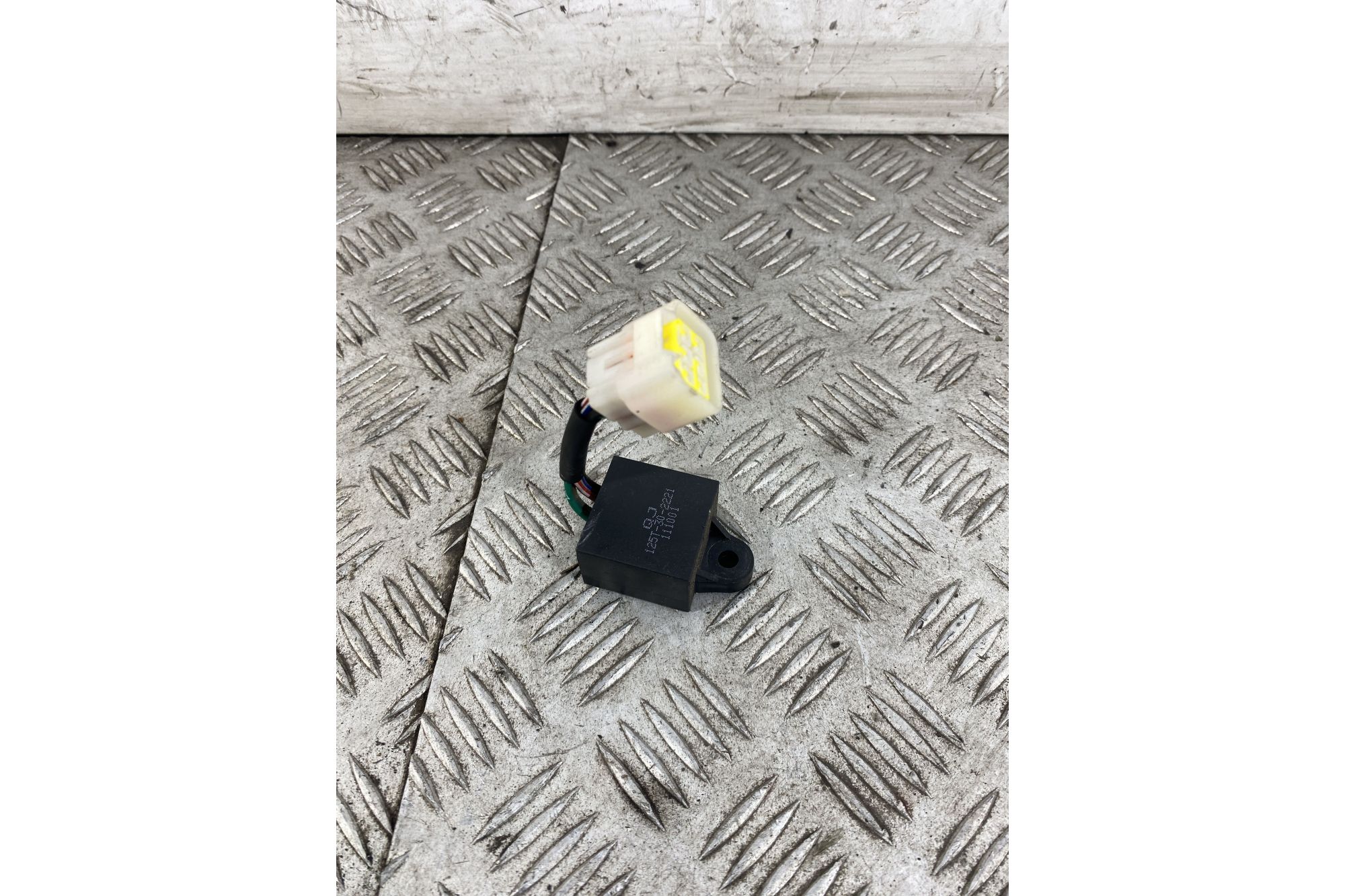 Relè Controllo Luci Benelli Caffènero 125 dal 2011 al 2016 Cod 125T-30-2221  1747317467834