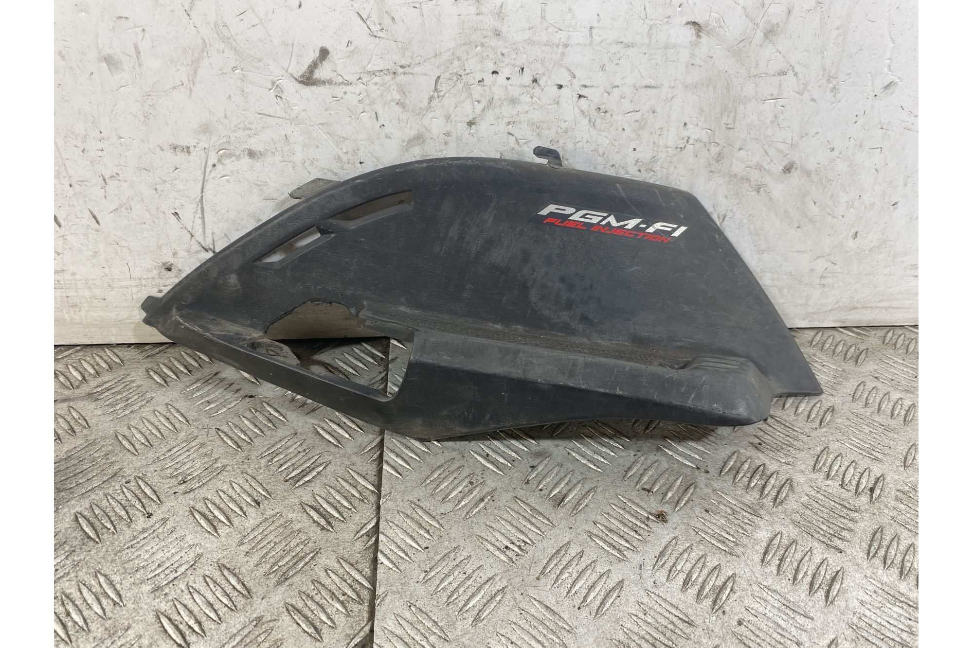 Carena Centrale Sottosella Destra Dx Honda Lead 110 dal 2009 al 2011  1747385029668
