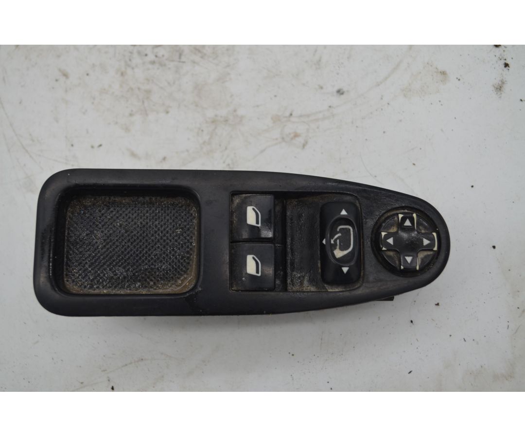 Pulsantiera alzacristallo anteriore SX Citroen Jumpy Dal 2007 al 2016 CodE30641-024C 1747389004593 Pulsantiera alzacristallo anteriore SX Citroen Jumpy Dal 2007 al 2016 CodE30641-024C 1747389004593