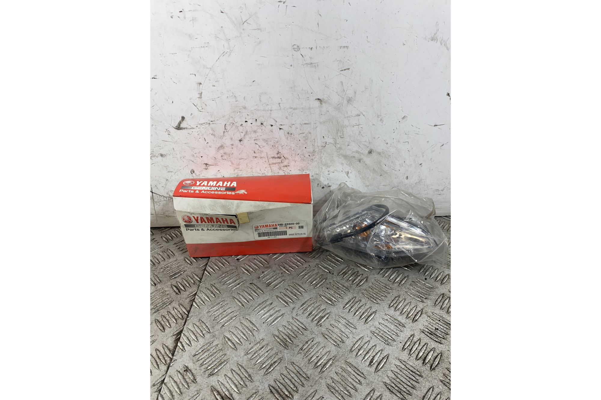Freccia Anteriore Destra DX Yamaha Majesty 400 dal 2008 al 2012 COD 34B-83320-00  1747390773600