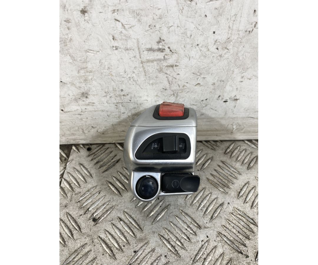 Commutatore Devio Luci Destro DX Piaggio MP3 250 Dal 2006 Al 2011 1747391571311 Commutatore Devio Luci Destro DX Piaggio MP3 250 Dal 2006 Al 2011 1747391571311