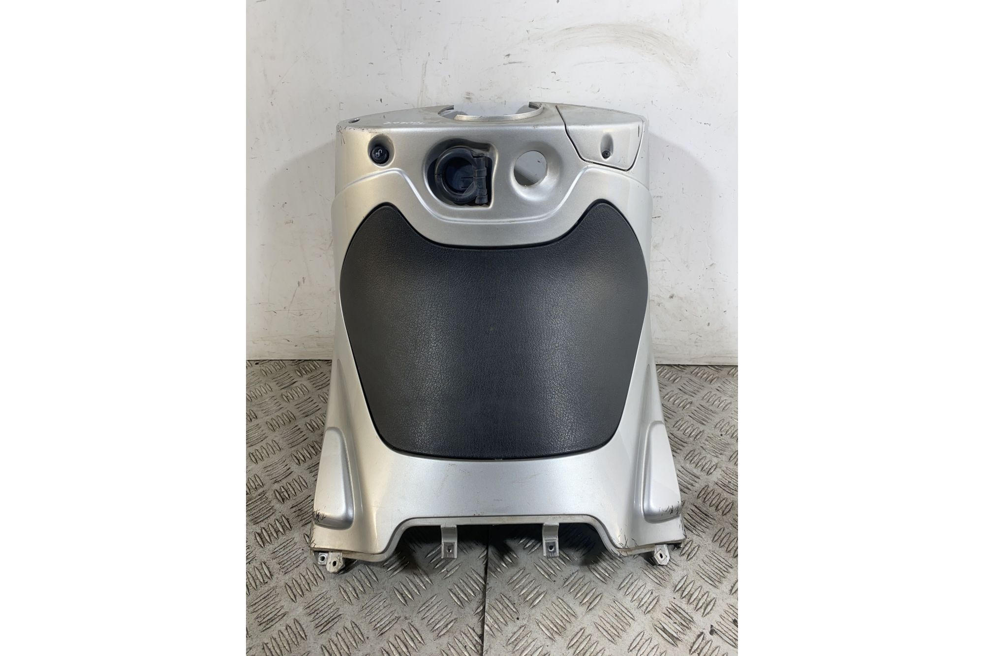 Carena Retroscudo Piaggio Beverly Tourer 300 dal 2009 al 2011  1747404537938
