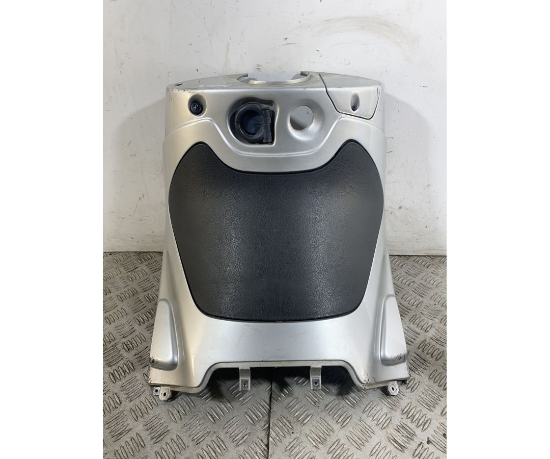 Carena Retroscudo Piaggio Beverly Tourer 300 dal 2009 al 2011 1747404537938 Carena Retroscudo Piaggio Beverly Tourer 300 dal 2009 al 2011 1747404537938