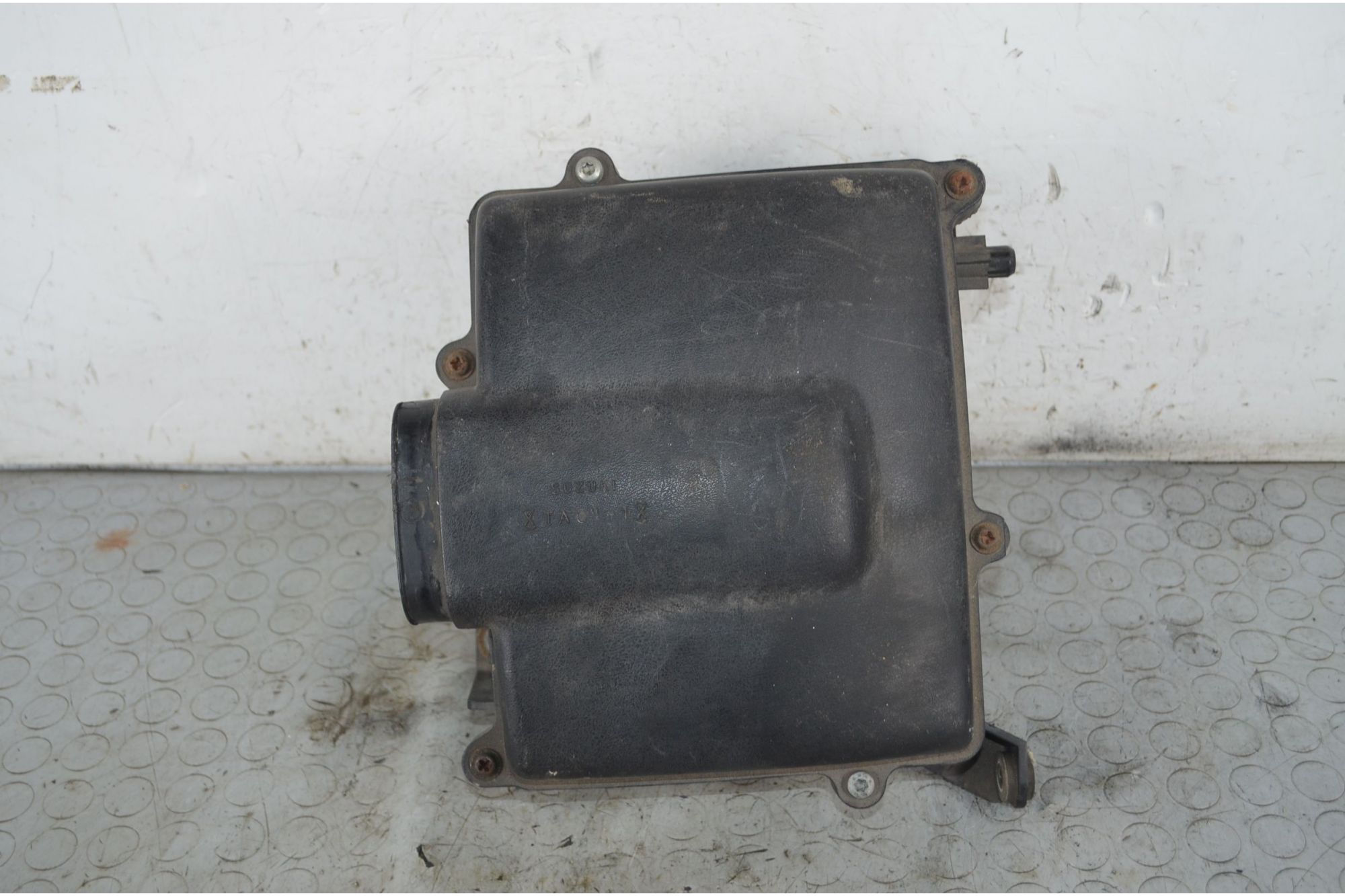 Scatola filtro aria Suzuki Vitara Dal 1991 al 1998 Cod 1370061A01000  1747406092022