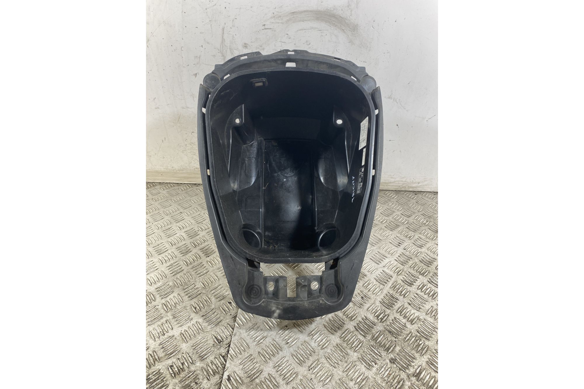 Carena Vano Sottosella Yamaha Tricity 125 dal 2014 al 2020  1747641884949