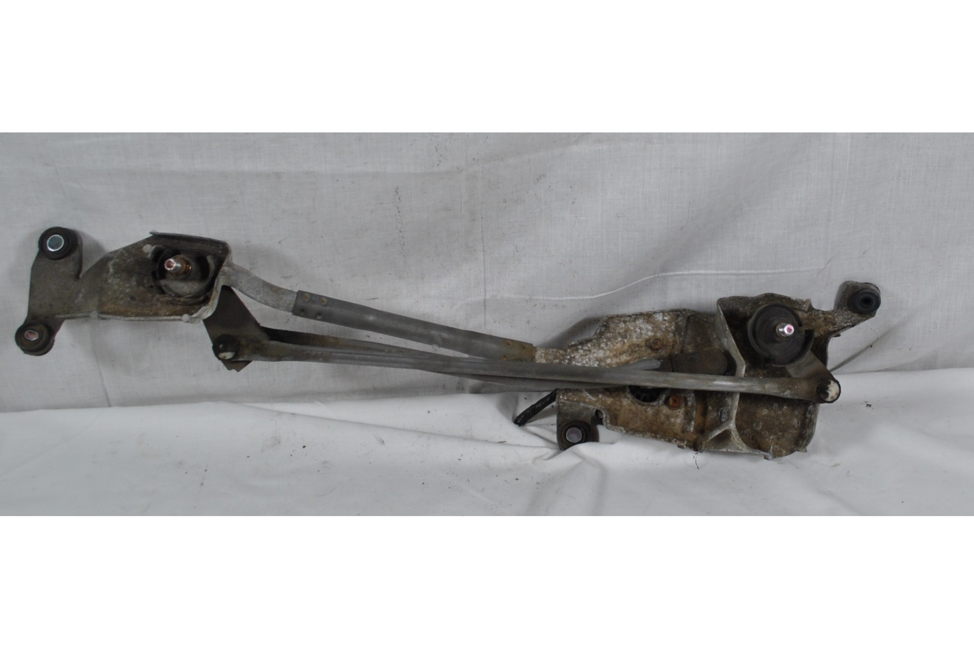 Motorino tergicristalli anteriore Mitsubishi Outlander Dal 2007 al 2012 cod.8250A032  1621851671332