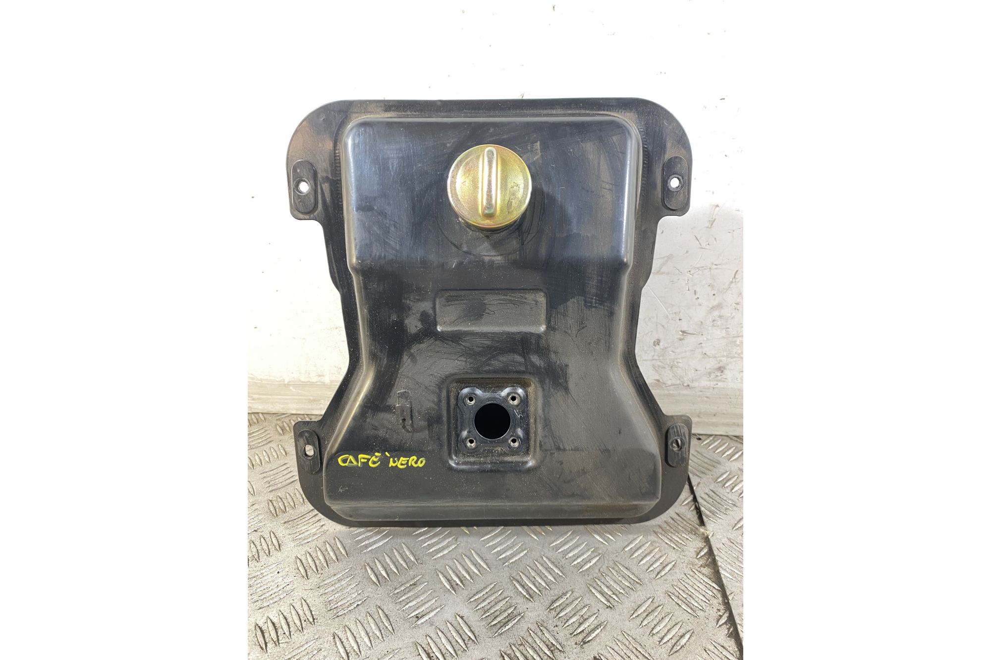 Serbatoio Benelli Caffènero 125 dal 2011 al 2016  1747647712604