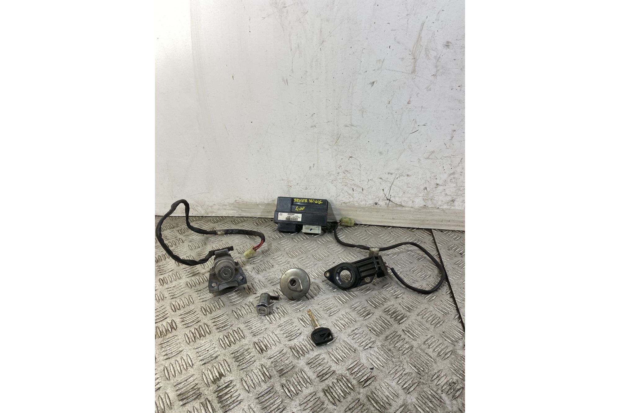 Kit Chiave Honda Silver Wing 400 / 600 Dal 2001 al 2009 COD 38770-MEF-D01  1747650143150