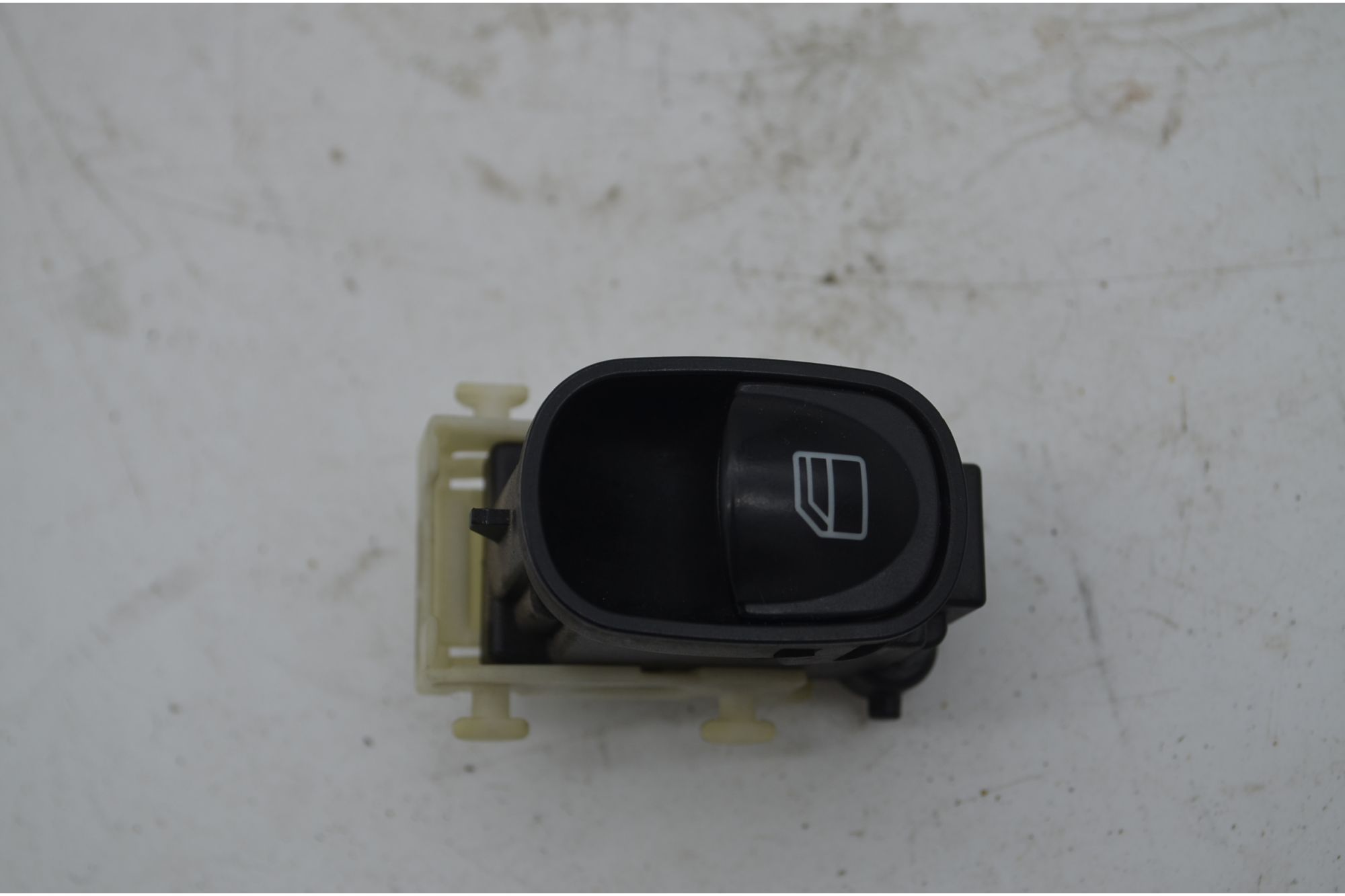 Pulsante Alzacristalli Anteriore DX Mercedes Classe C W203 Dal 2000 al 2007 Cod A2038200210  1747651310834