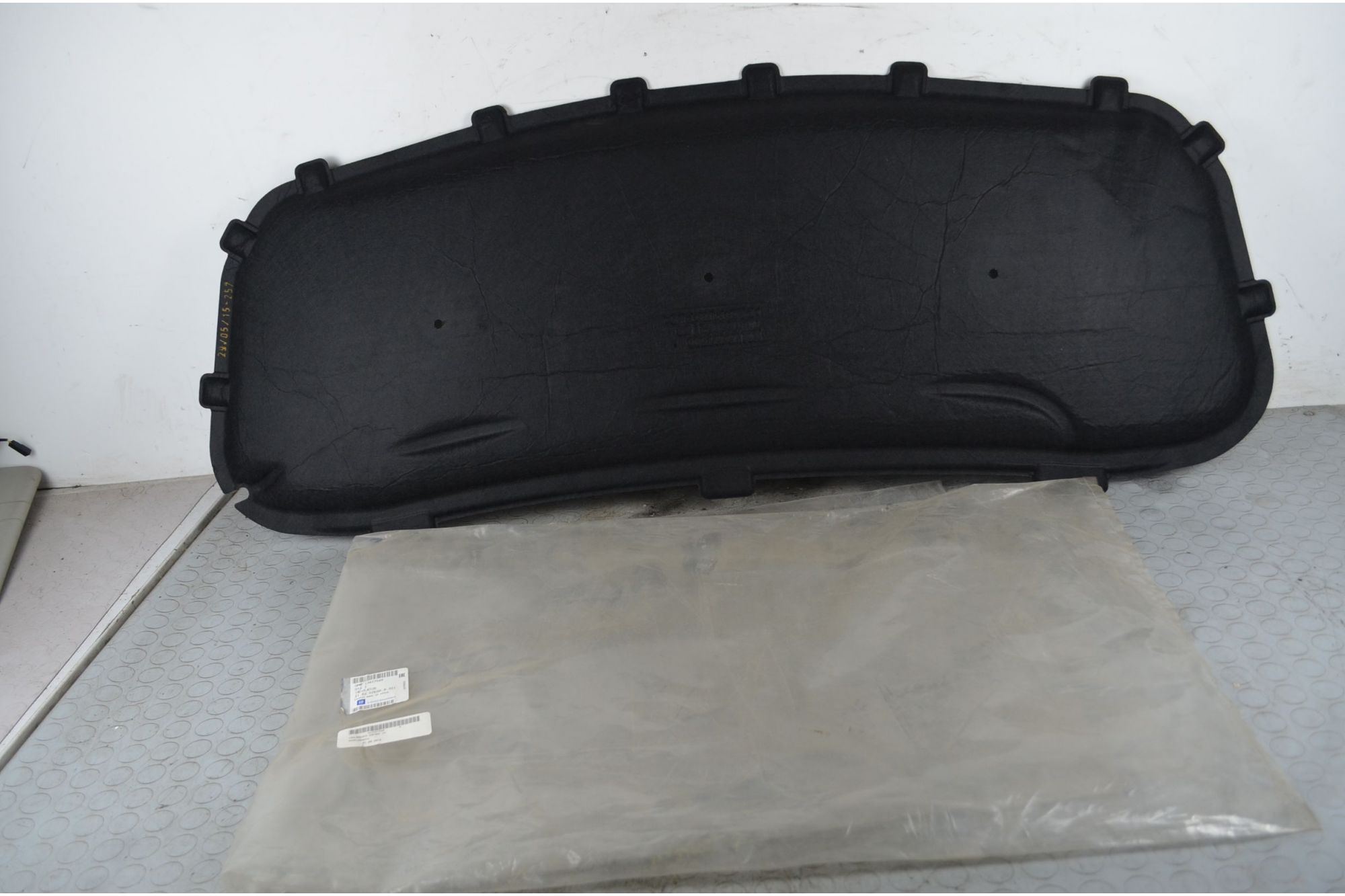 Tappetto Isolante Cofano Opel Corsa E Dal 2014 al 2019 Cod 13427588  1747727404382