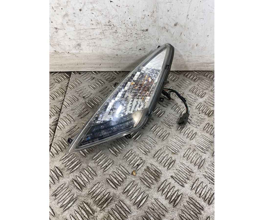 Freccia Anteriore Sinistra Sx Kymco People GT 300 Dal 2010 al 2017 1747749767175 Freccia Anteriore Sinistra Sx Kymco People GT 300 Dal 2010 al 2017 1747749767175