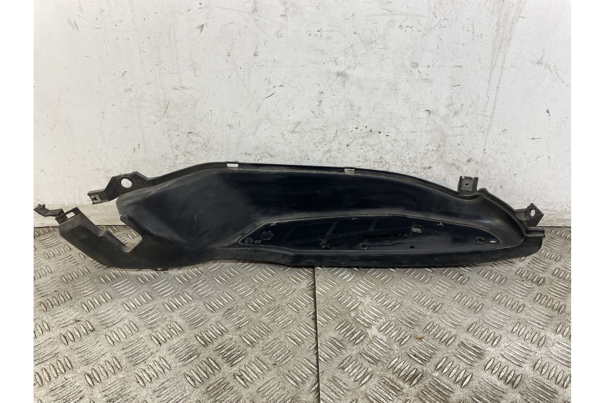 Carena Pedana Poggiapiedi Destra Dx Yamaha X-City Xcity 250 dal 2006 al 2016  1747752629743