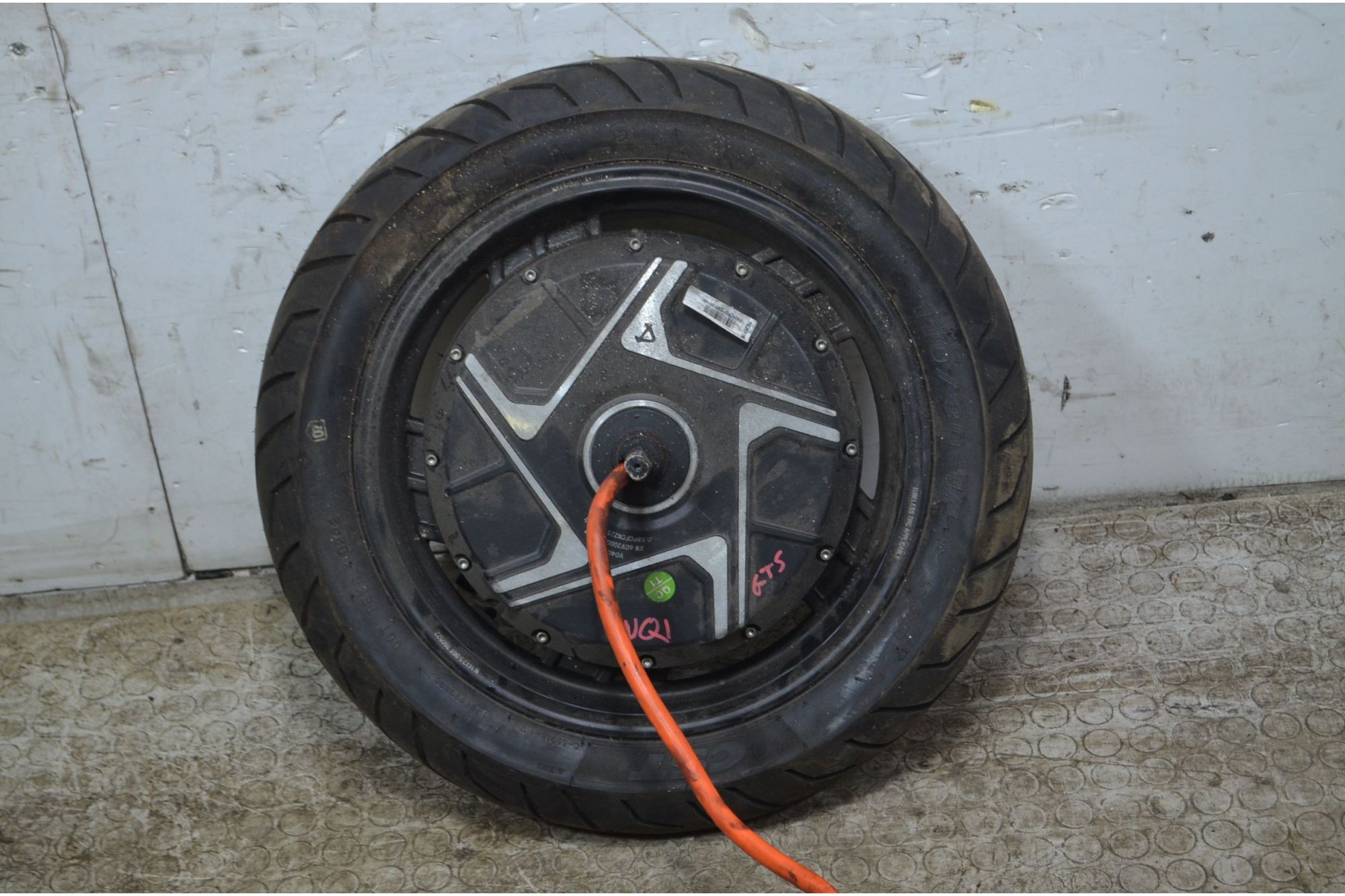 Gruppo motore ruota posteriore Niu NQI GTS Dal 2020 al 2024 Cod V040957 Misura 110/80 R14  1747817362684