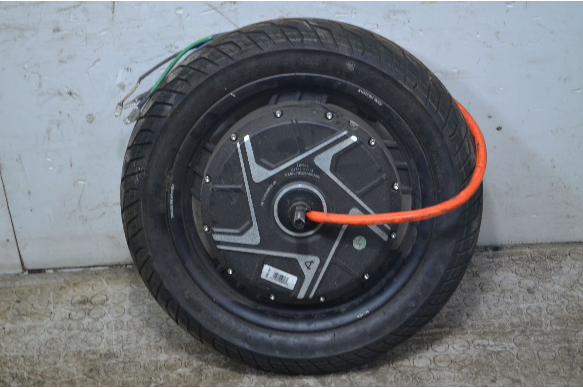 Gruppo motore ruota posteriore Niu NQI GT EVO Dal 2020 al 2024 Cod V040957 Misura 110/80 R14  1747830468707