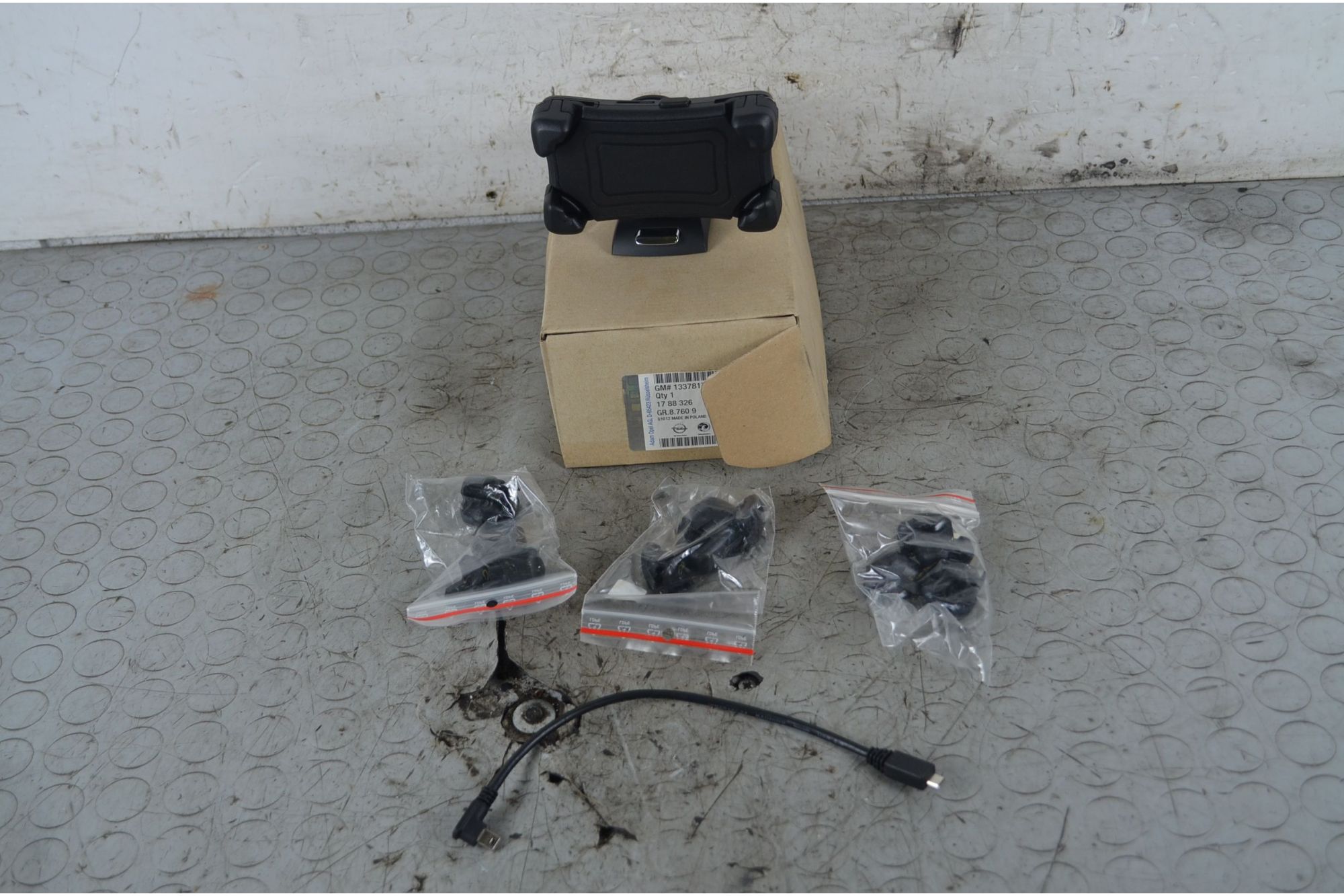 Supporto Cellulare Universale Opel Astra J Dal 2009 al 2020 Cod 13378172  1747897462427