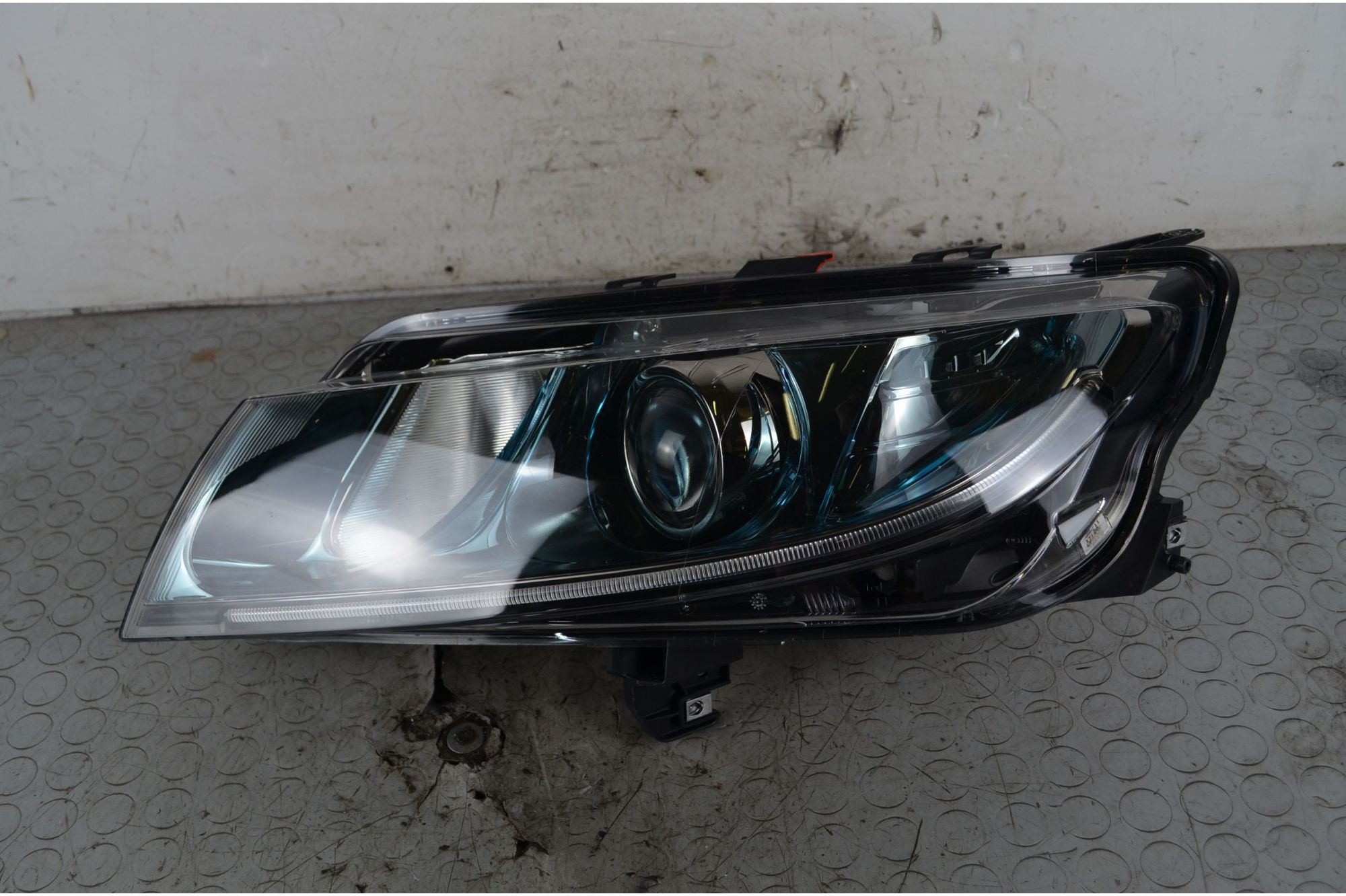 Faro Anteriore SX Saab 9-5 II  Dal 2009 al 2011 Cod 12842561  1747899536461