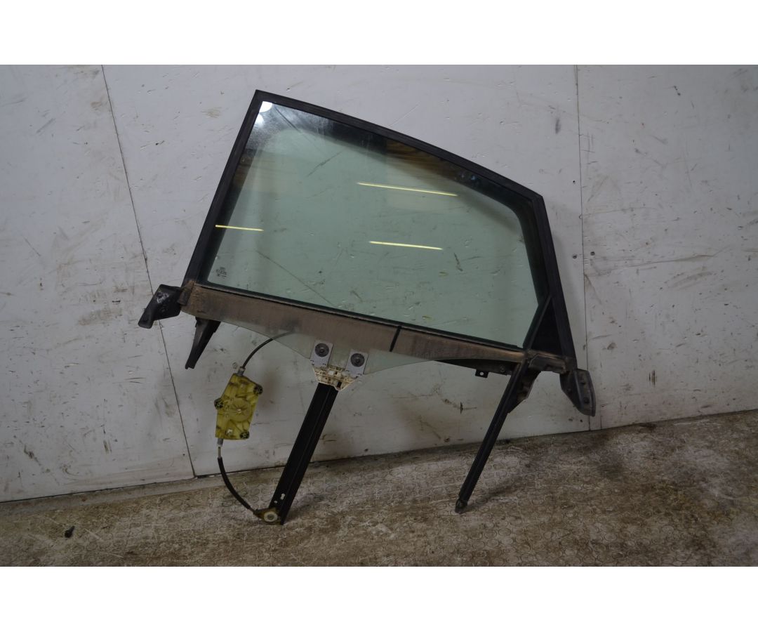 Vetro Scendente Post SX + Macchinetta Alzacristalli Audi A6 C6 Dal 2004 al 2012 Cod 4F0839461B 1747904638302 Vetro Scendente Post SX + Macchinetta Alzacristalli Audi A6 C6 Dal 2004 al 2012 Cod 4F0839461B 1747904638302