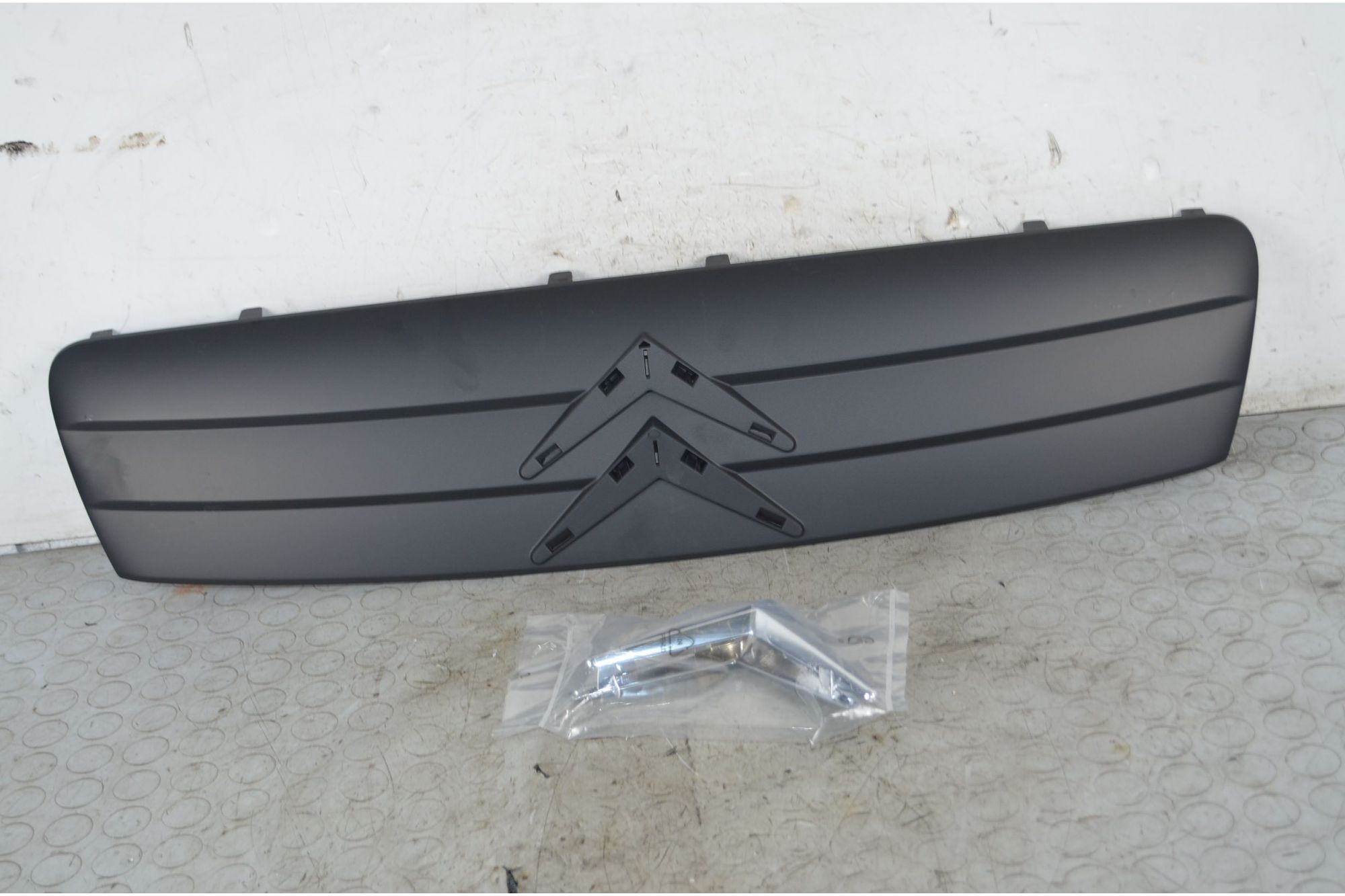 Griglia Anteriore Citroen C2 Dal 2003 al 2007 Cod 1858316016  1747984136279