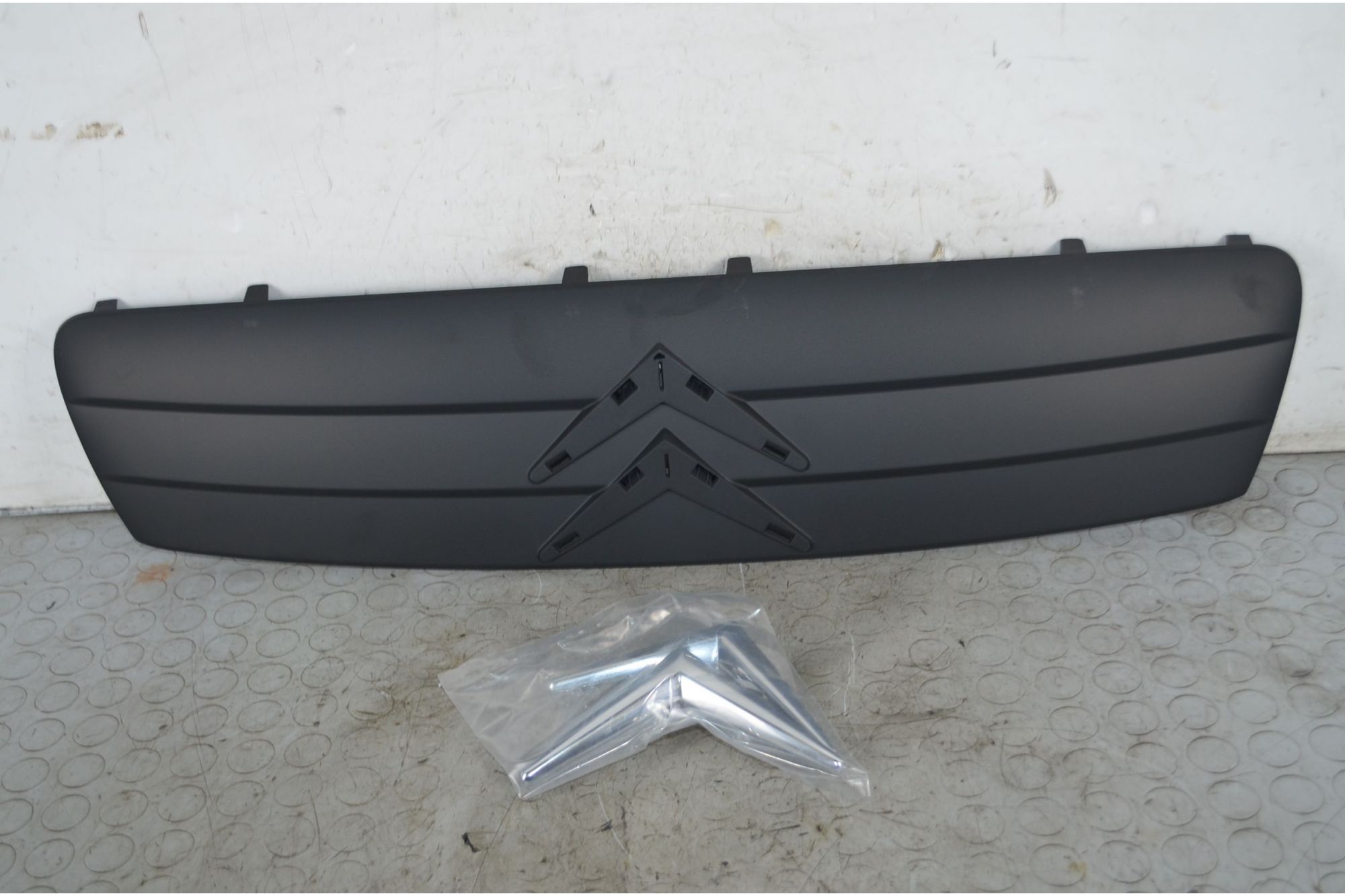 Griglia Anteriore Citroen C2 Dal 2003 al 2008 Cod 1858316016  1747986828141
