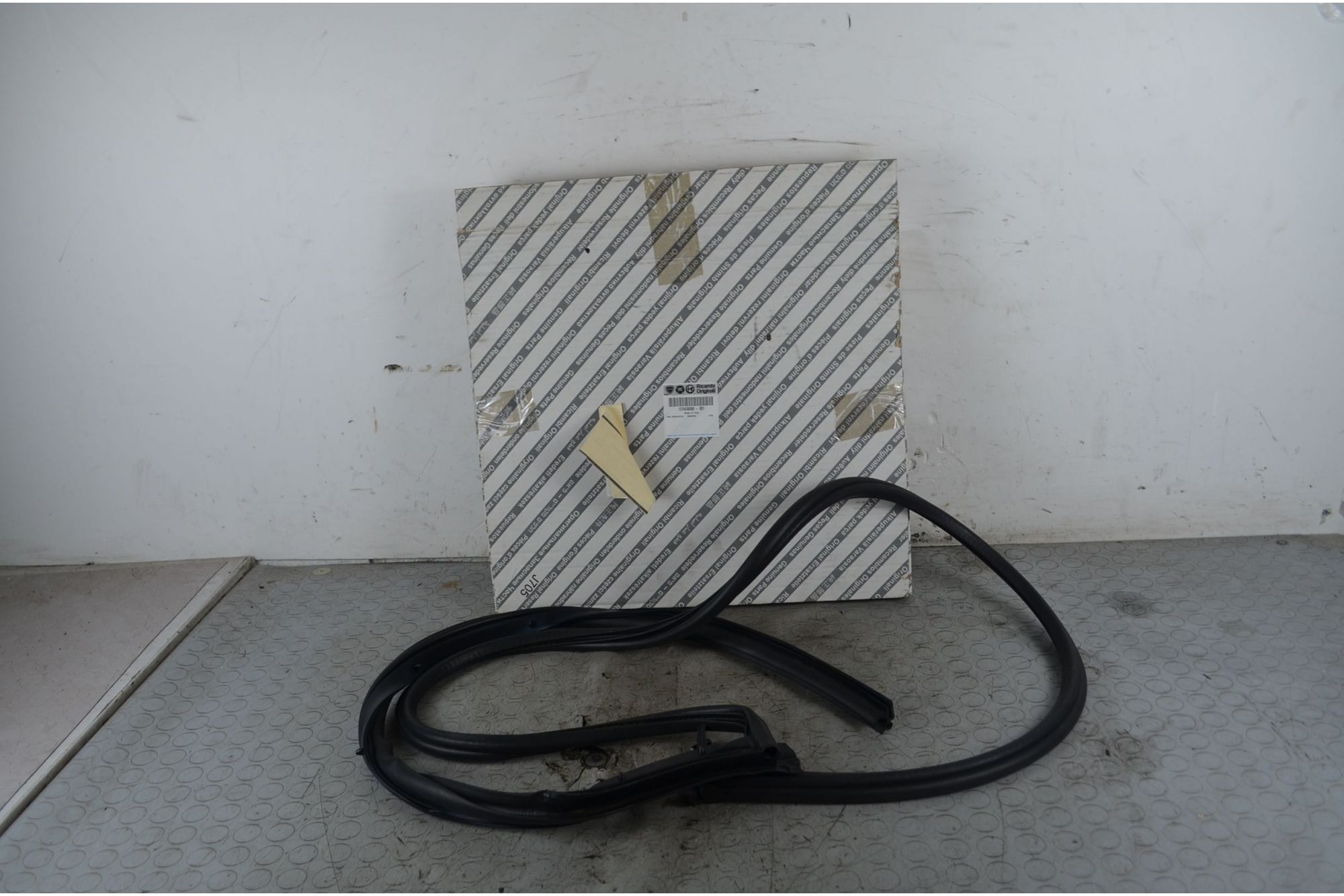 Guarnizione porta posteriore SX Fiat Ducato Dal 1994 al 2006 Cod 1318438080-001  1747989803442