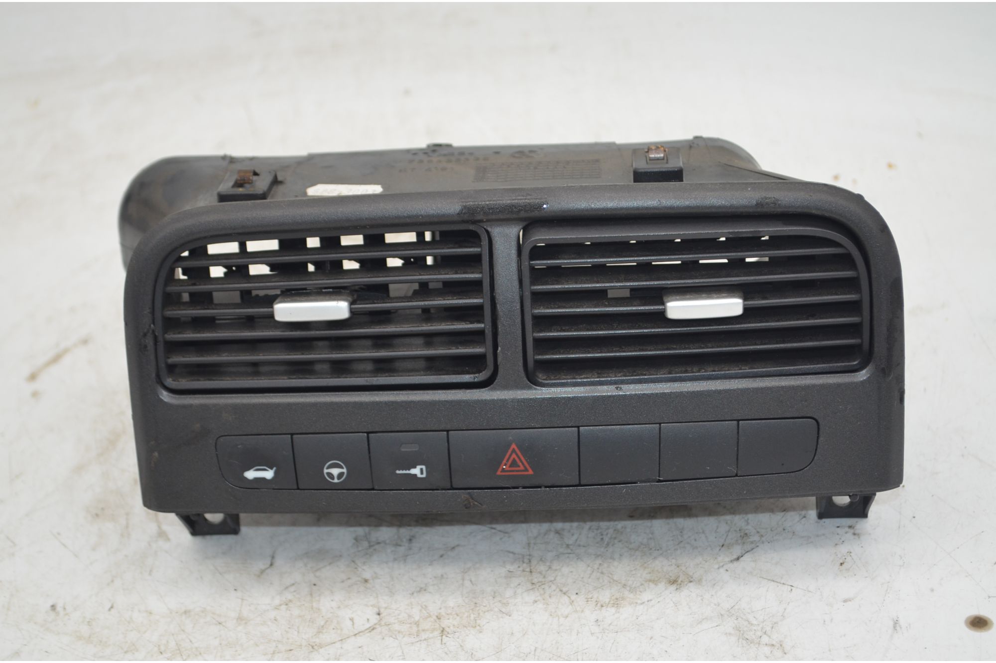 Bocchette Aria + Pulsante Quattro Frecce Fiat Grande Punto Dal 2005 al 2018 Cod 735386328  1748247658972