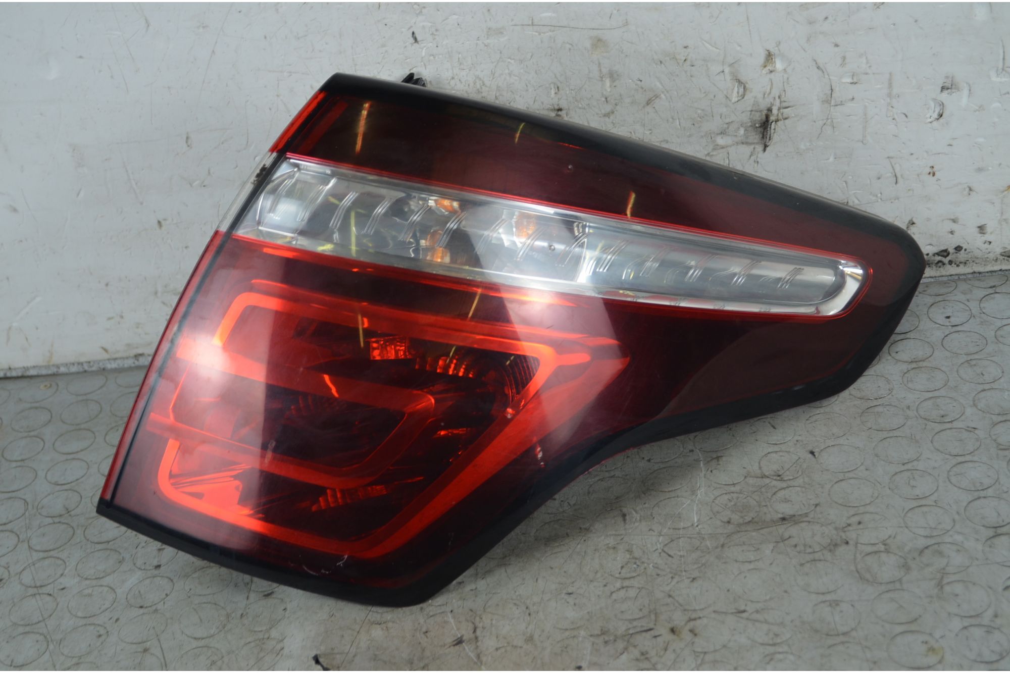 Fanale Stop Posteriore DX Esterno Citroen C4 Picasso  Dal 2006 al 2013 Cod 6351LQ  1748248010984