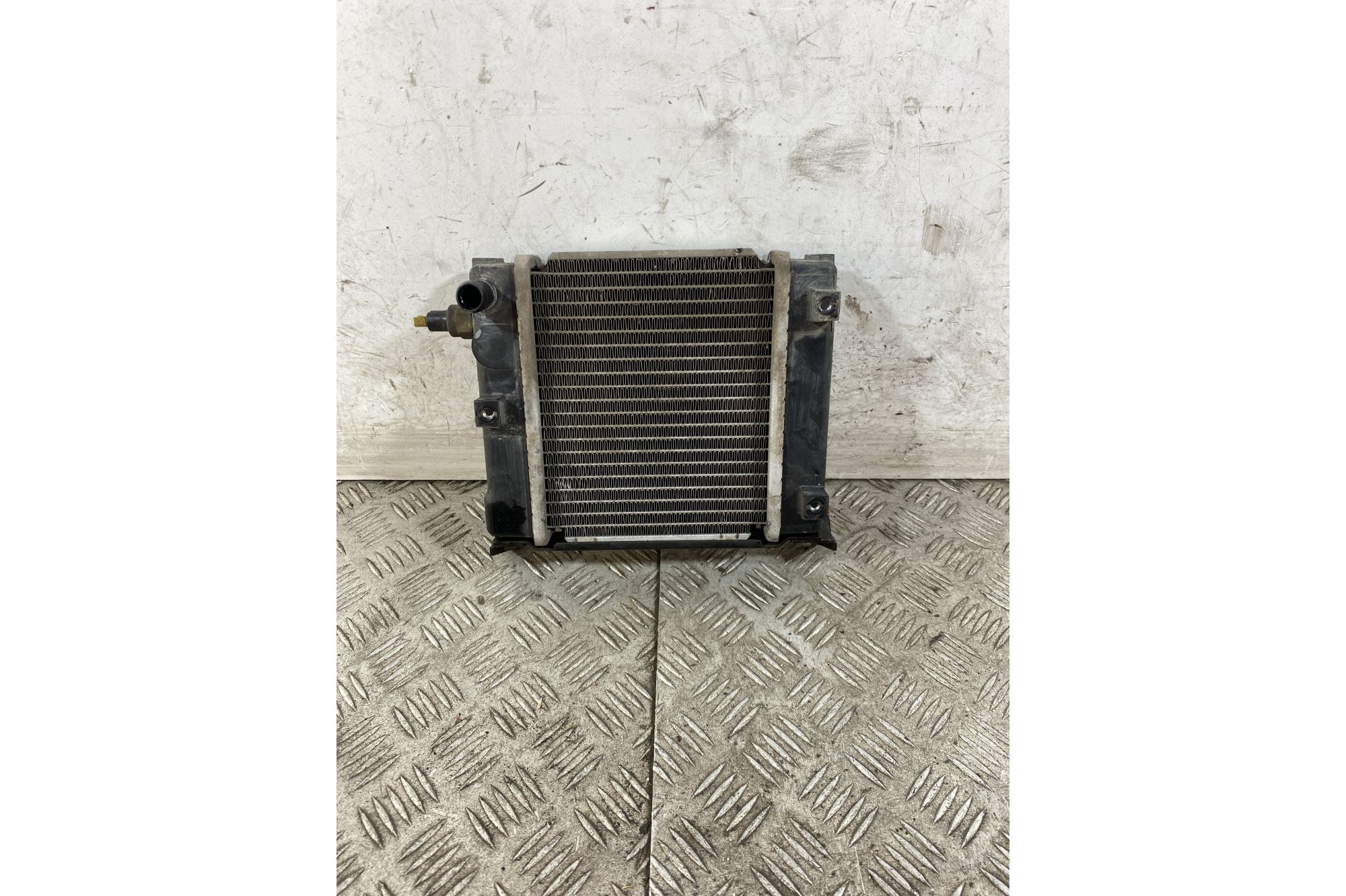 Radiatore Kymco Downtown 300 dal 2008 al 2017  1748254204186