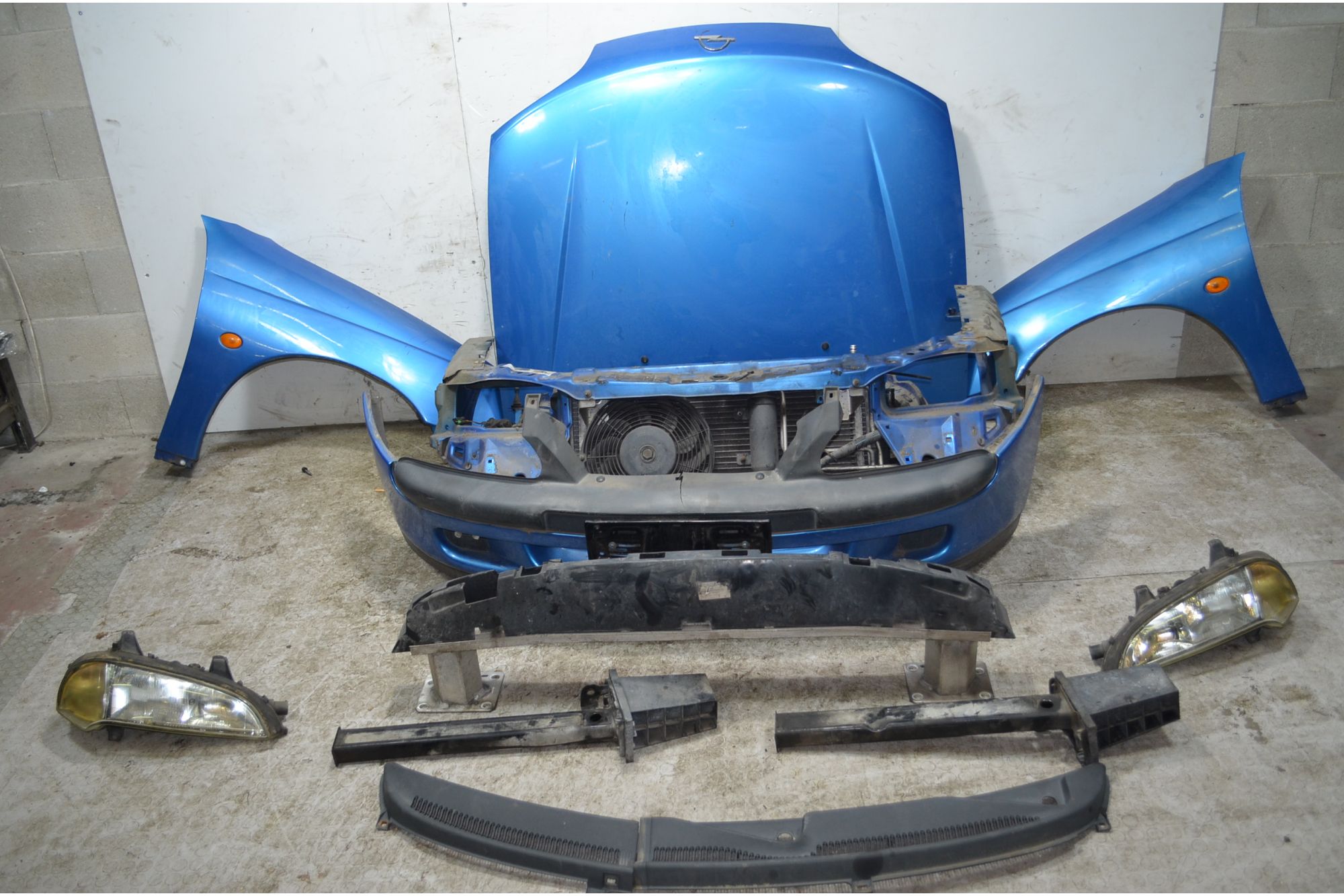 Musata Anteriore Completa Opel Tigra Dal 1994 al 2001 Cod 90481141  1748337685529