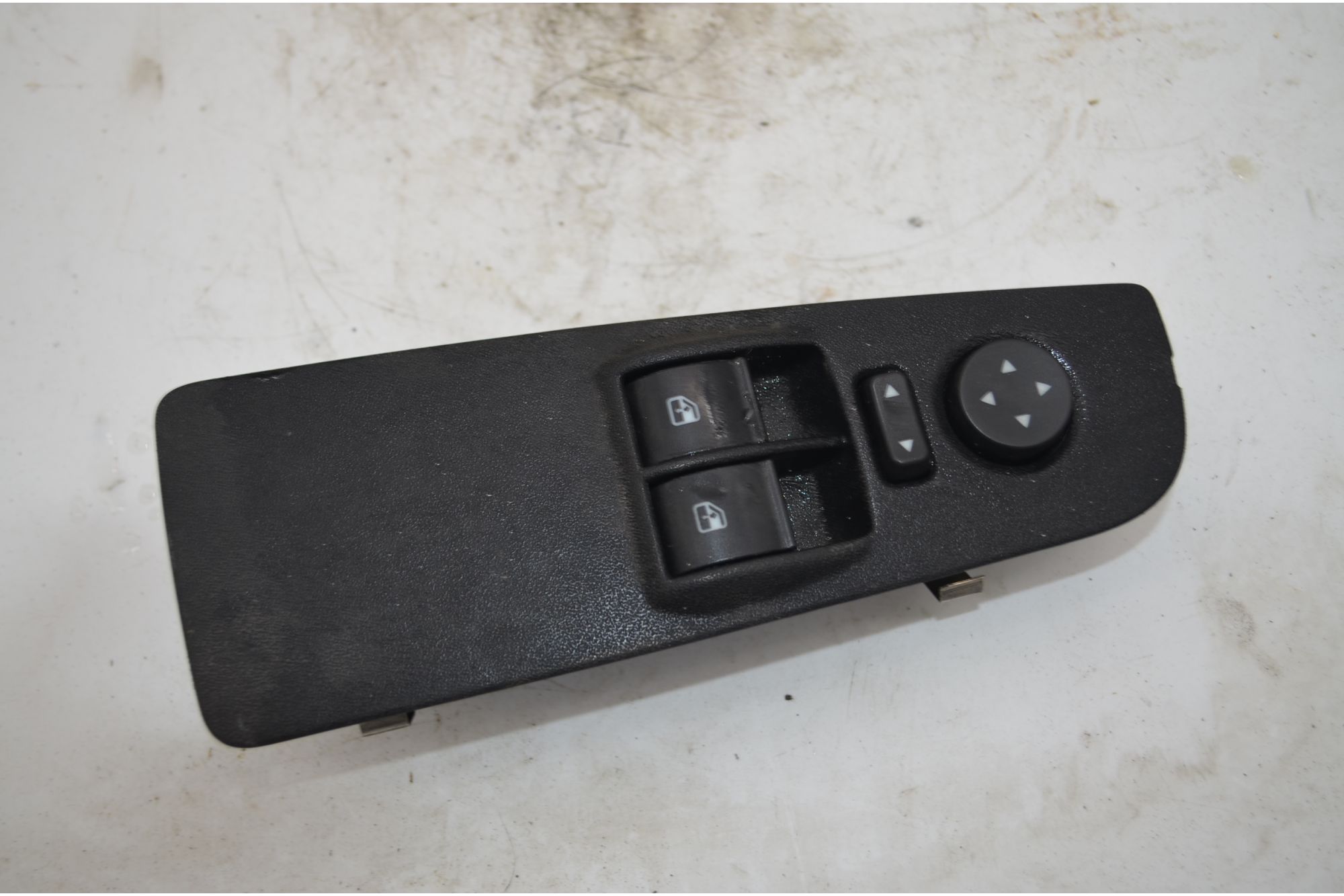 Pulsantiera alzacristalli anteriore Fiat Grande Punto Dal 2005 al 2008 Cod 735423371  1748338403085