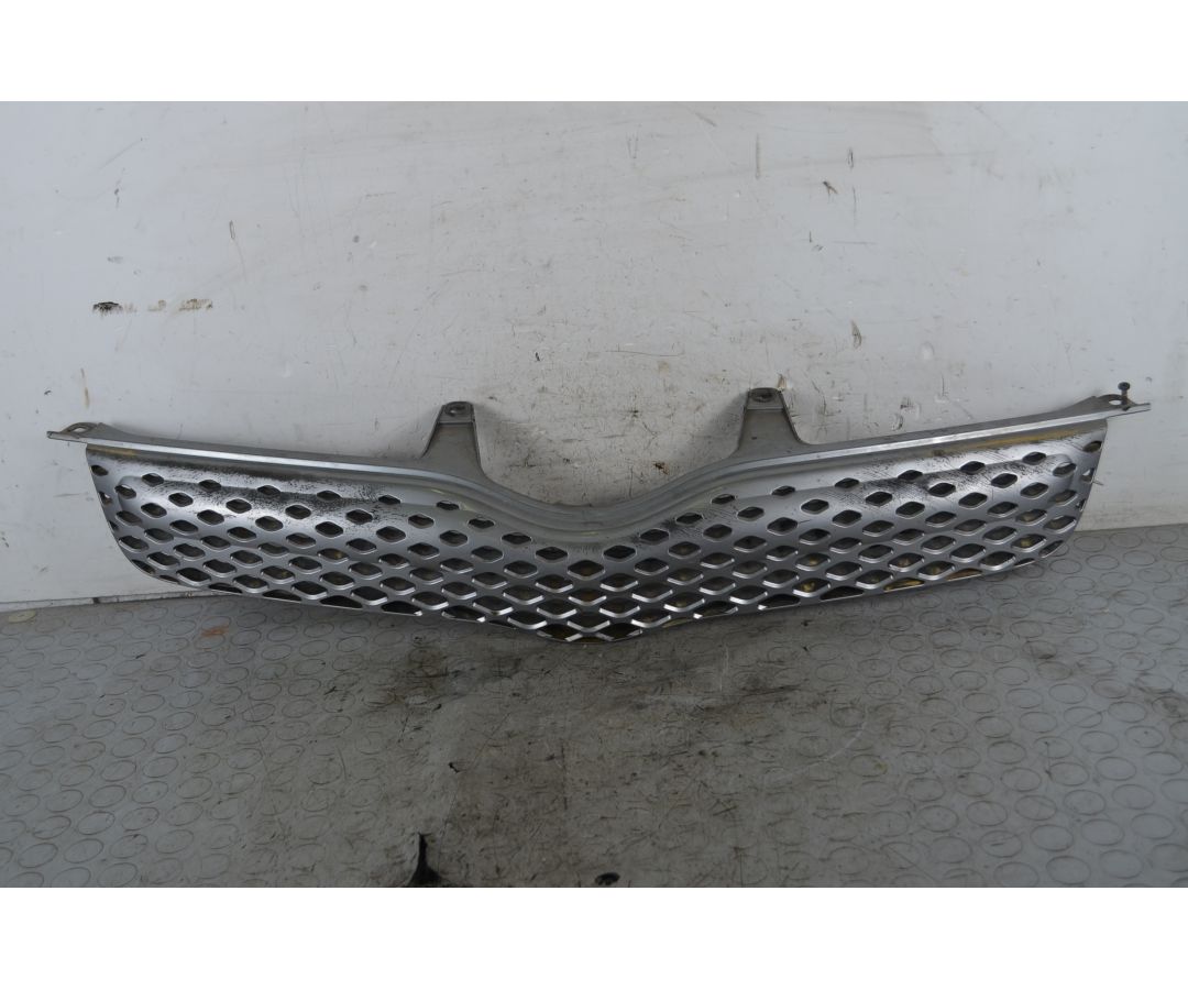 Griglia radiatore Toyota Yaris Verso Dal 2003 al 2007 Cod 53111-52240 1748339628289 Griglia radiatore Toyota Yaris Verso Dal 2003 al 2007 Cod 53111-52240 1748339628289