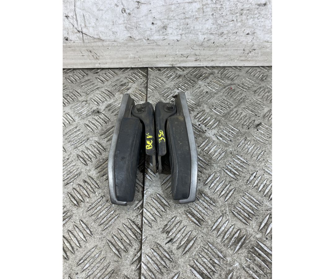 Coppia pedalini poggiapiedi passegero Piaggio Beverly 350 dal 2011 al 2018 1748340590575 Coppia pedalini poggiapiedi passegero Piaggio Beverly 350 dal 2011 al 2018 1748340590575
