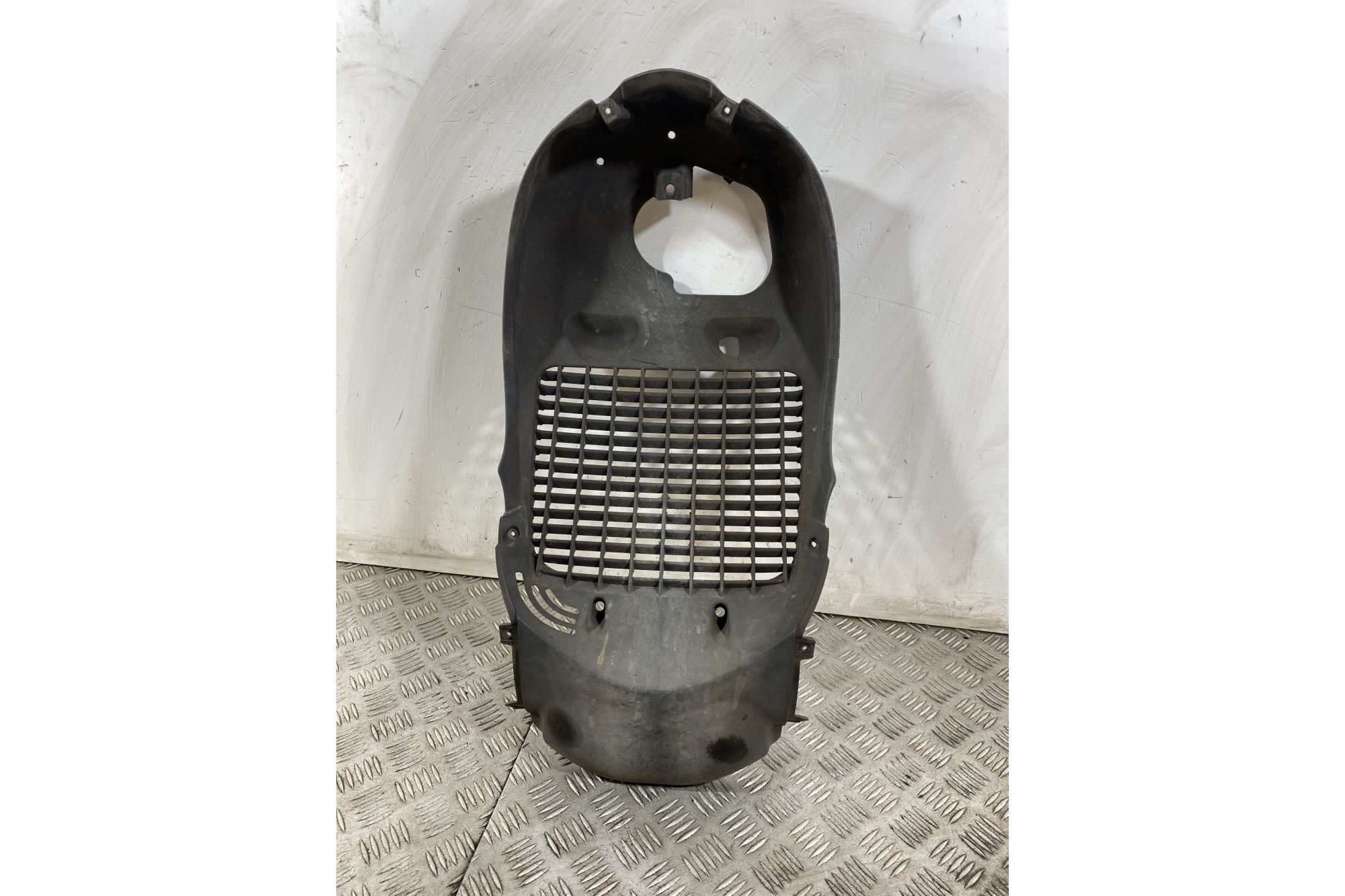 Carena Griglia Radiatore Piaggio Beverly 350 dal 2011 al 2018  1748342249600